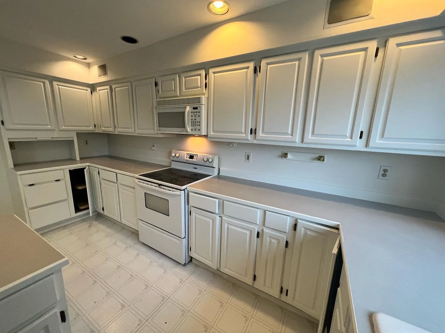 Cabinet work done by professionals. Get yours done also! Give us a call or message 📞:3604404272