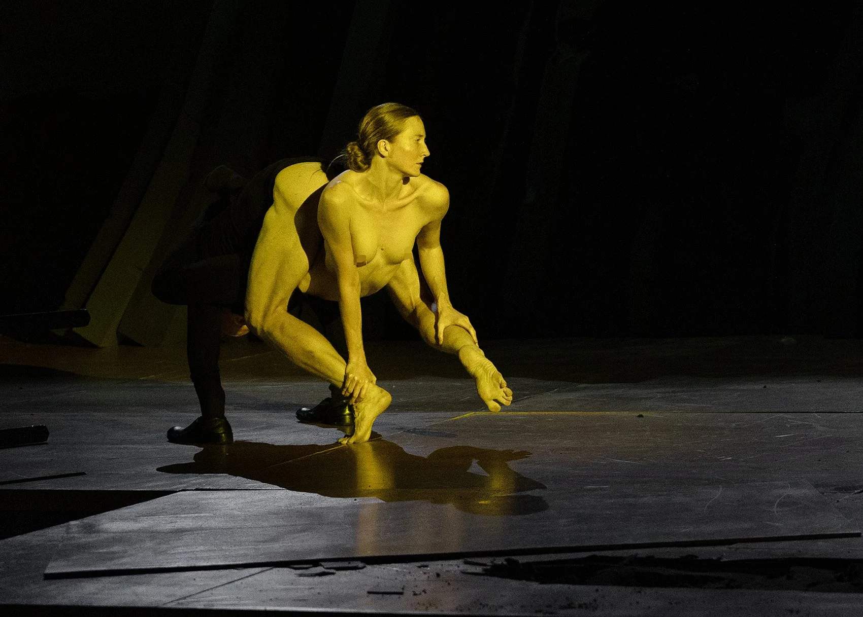 THIS THAT KEEPS ON [2025]_by Dimitris Papaioannou_photo by Marina Petineraki_03.jpg