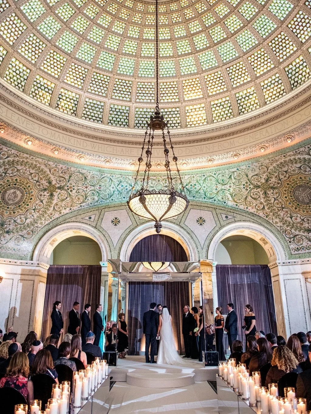 What do you do when a venue&rsquo;s freight elevator breaks three days before the wedding and can&rsquo;t be fixed for another 10? You pivot (cue Ross Geller).

This scenario played out at the Chicago Cultural Center. Built in the 1890s as Chicago&rs