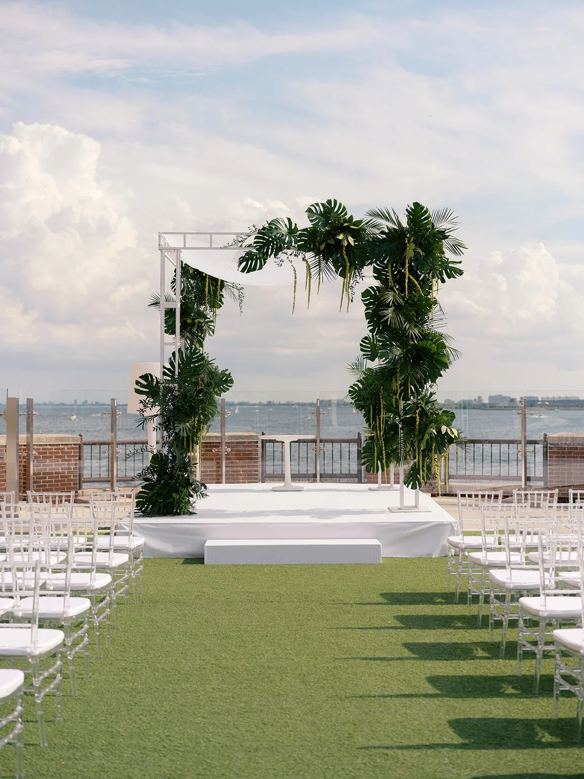 lush-Curaçao-chicago-wedding-offshore-rooftop-navy-pier-beth-bernstein-events_013.JPG
