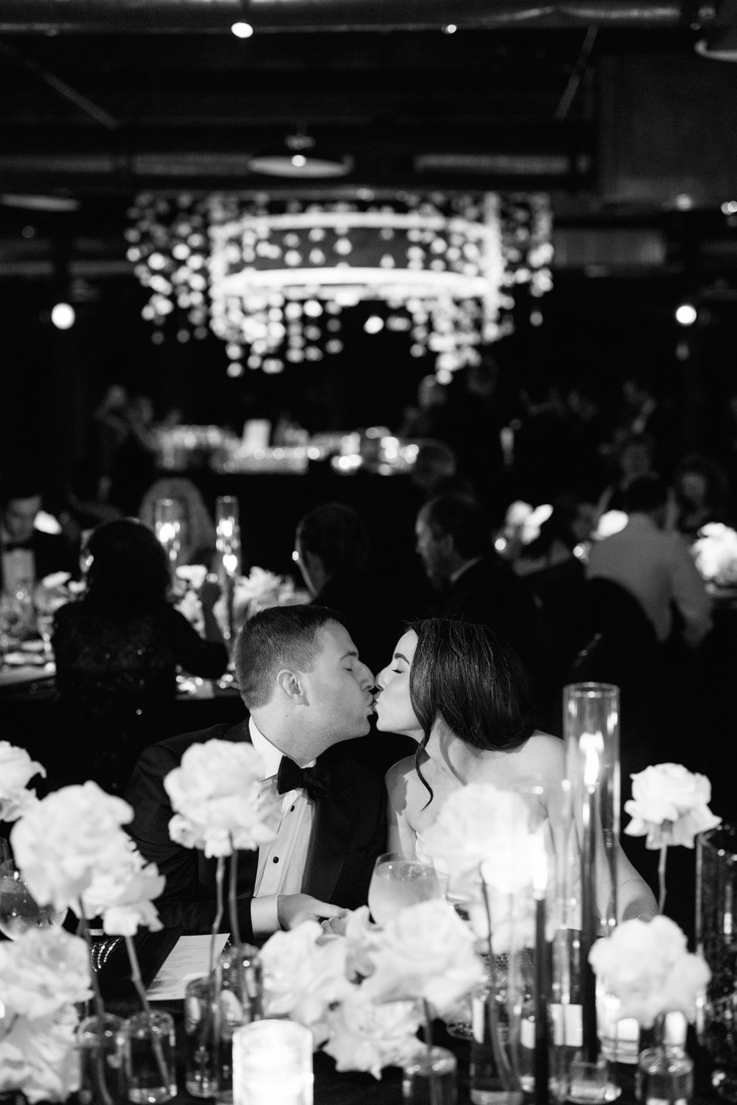 black-and-white-chicago-wedding-morganmfg-beth-bernstein-events_034.JPG