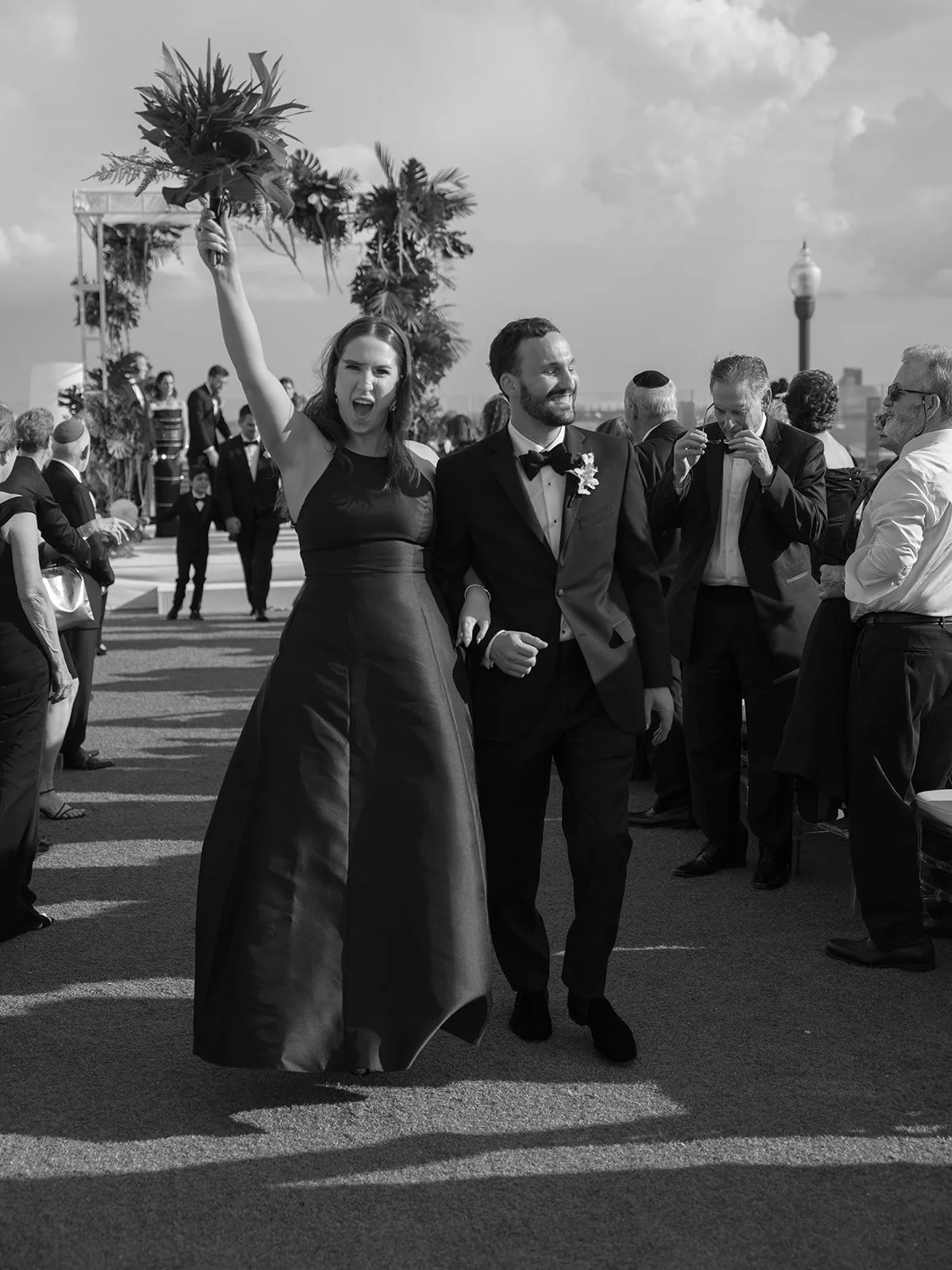 lush-Curaçao-chicago-wedding-offshore-rooftop-navy-pier-beth-bernstein-events_020.JPG