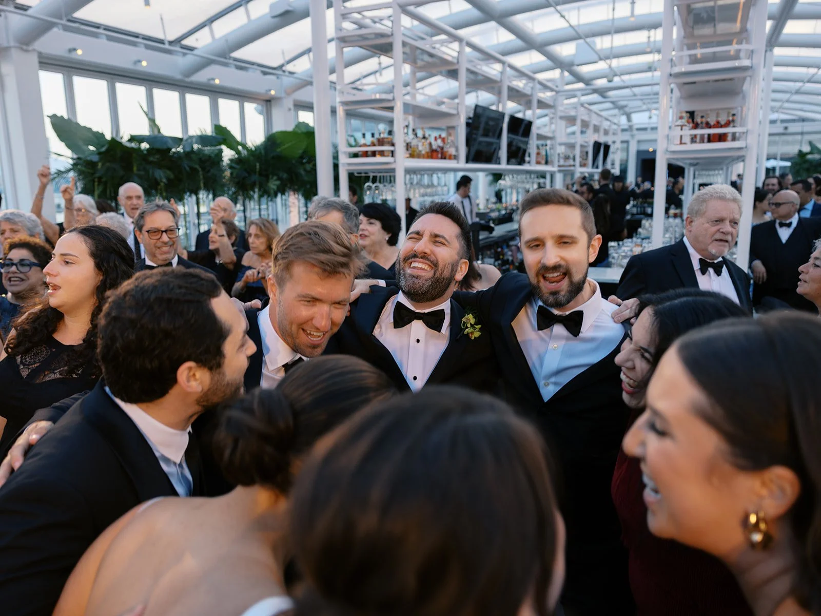 lush-Curaçao-chicago-wedding-offshore-rooftop-navy-pier-beth-bernstein-events_035.JPG