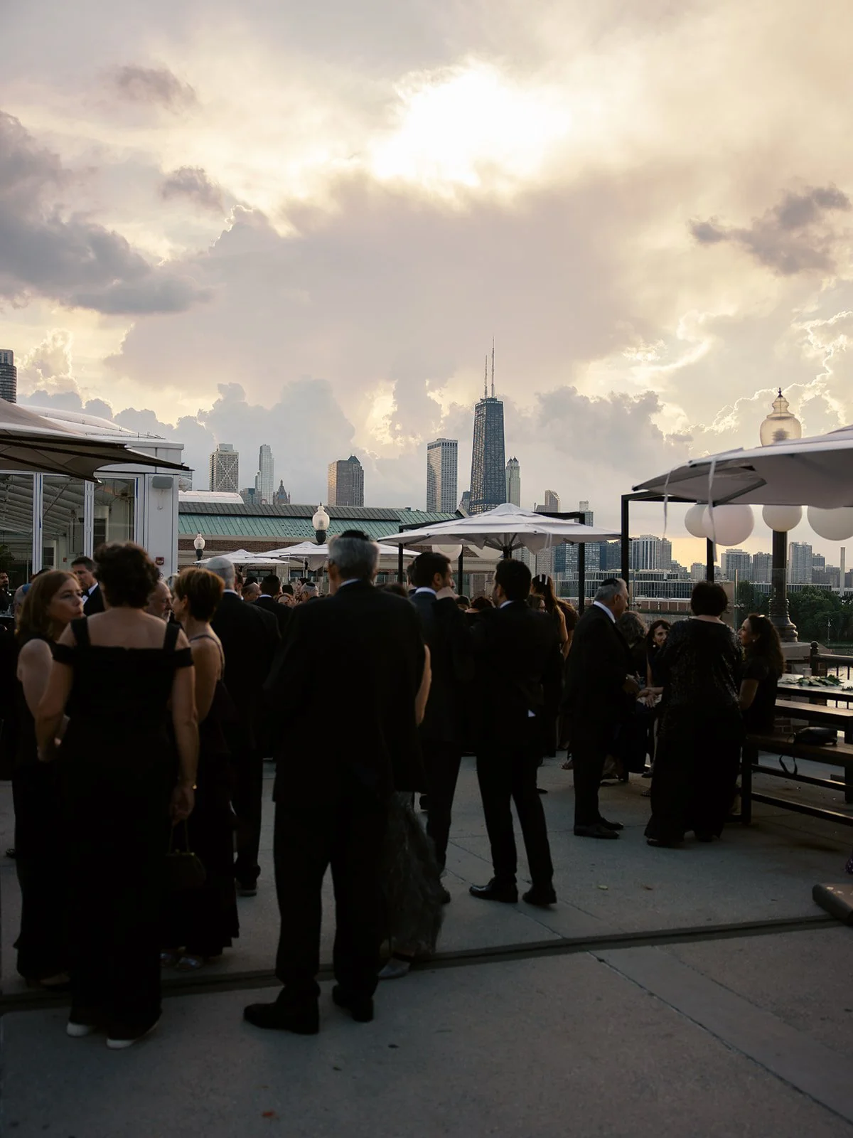 lush-Curaçao-chicago-wedding-offshore-rooftop-navy-pier-beth-bernstein-events_034.JPG