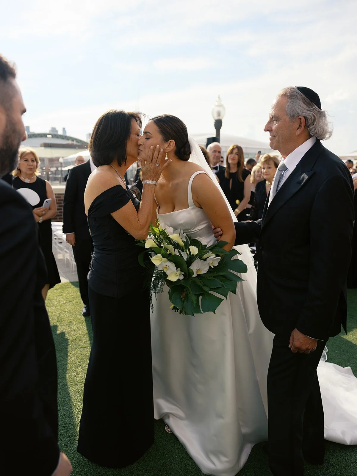 lush-Curaçao-chicago-wedding-offshore-rooftop-navy-pier-beth-bernstein-events_015.JPG