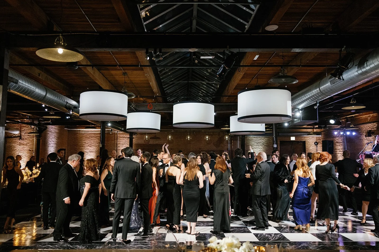 black-and-white-chicago-wedding-morganmfg-beth-bernstein-events_029.JPG