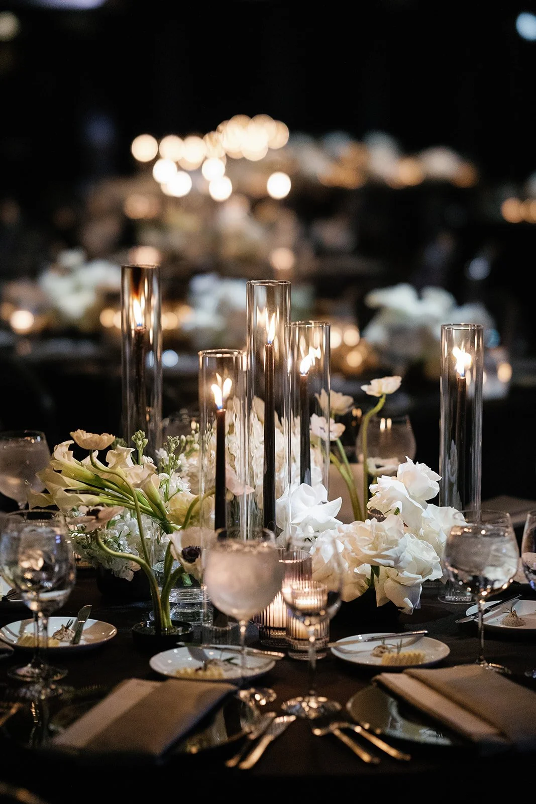 black-and-white-chicago-wedding-morganmfg-beth-bernstein-events_021.JPG