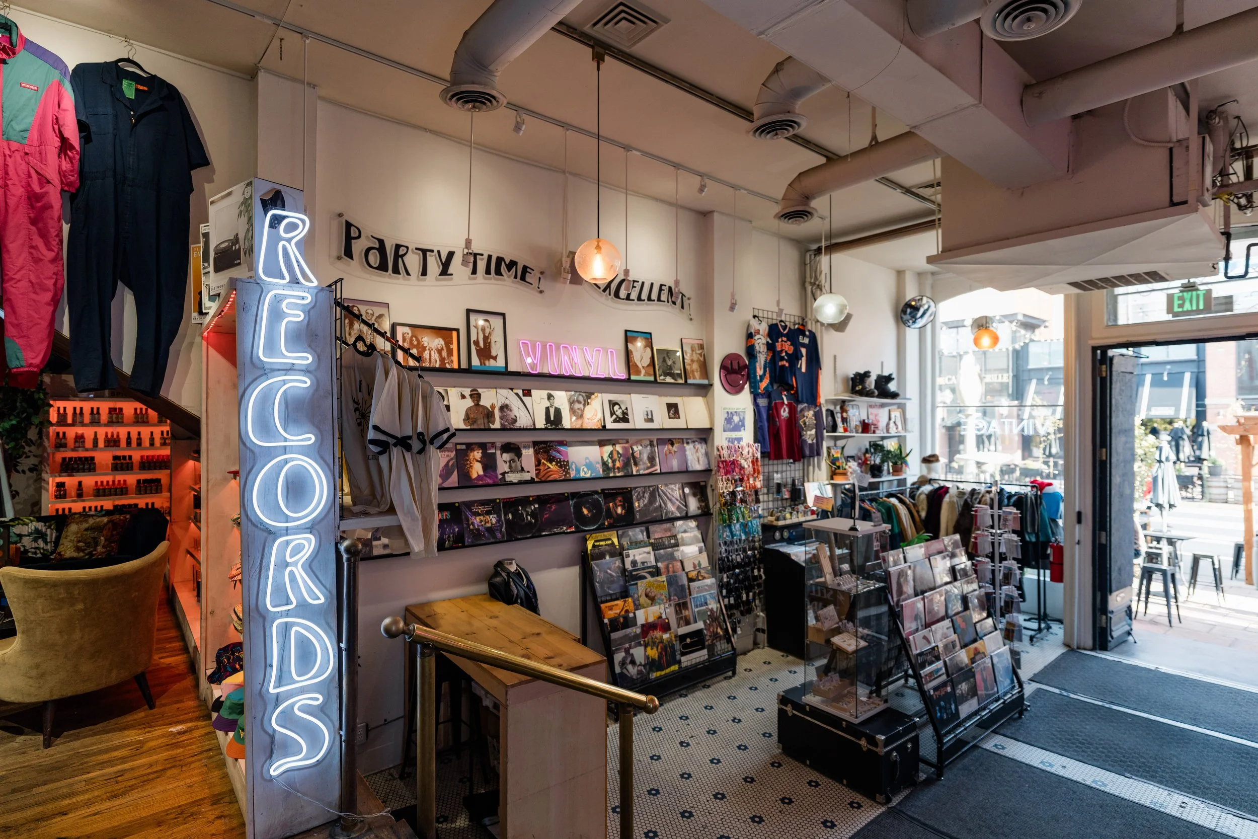 Weekly Events at Garage Sale Vintage