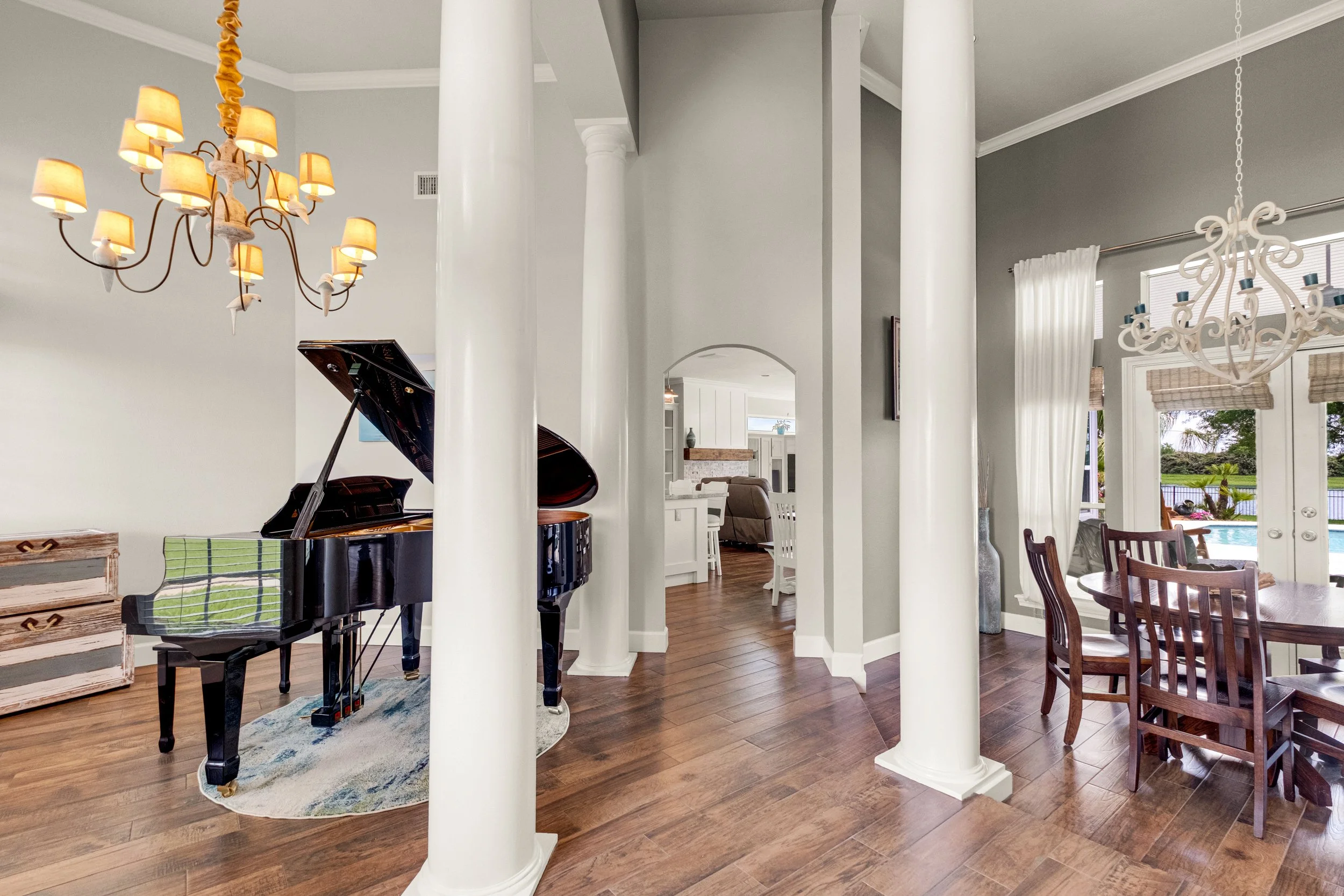 211 Lago Cir - print (7 of 62).jpg