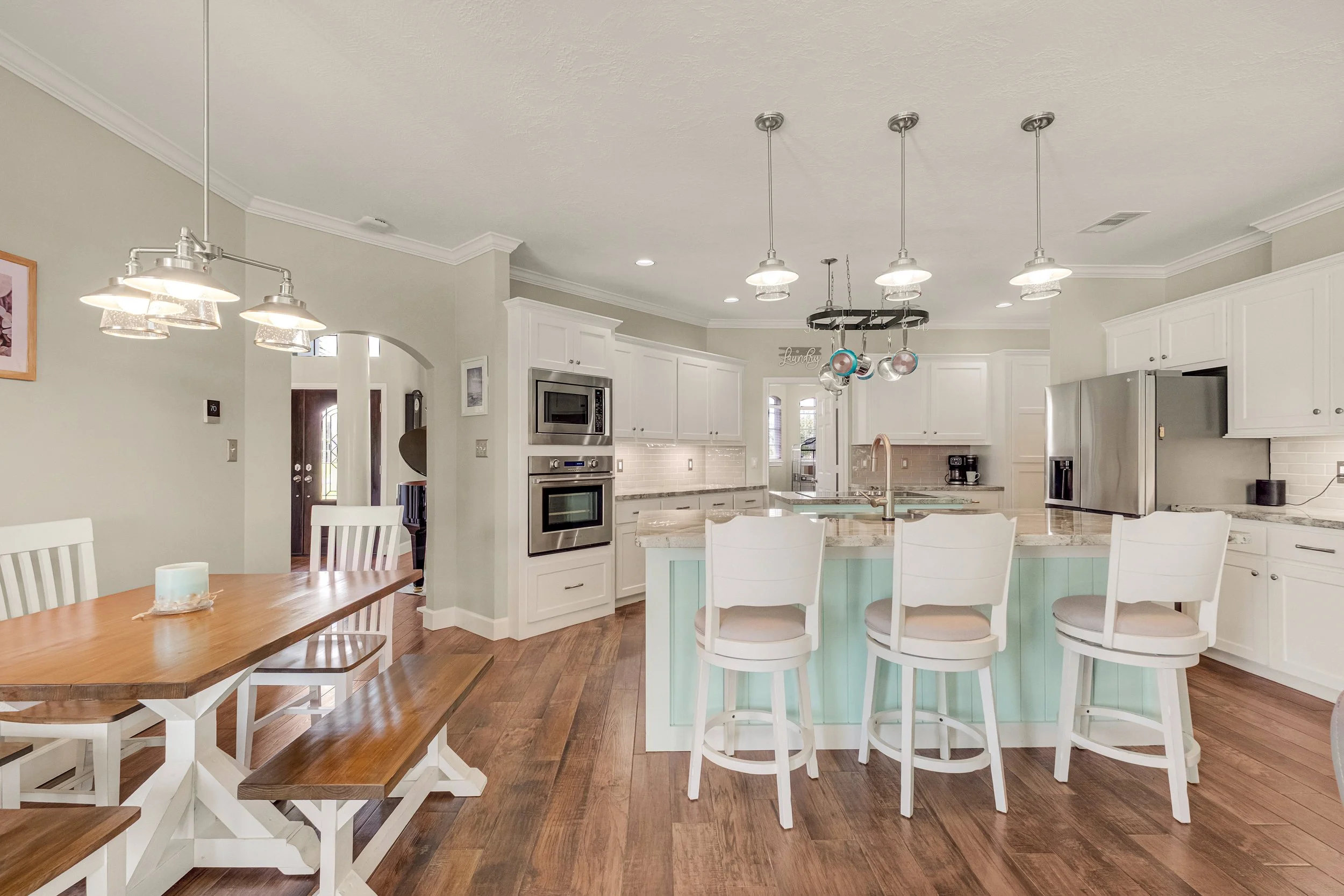 211 Lago Cir - print (20 of 62).jpg