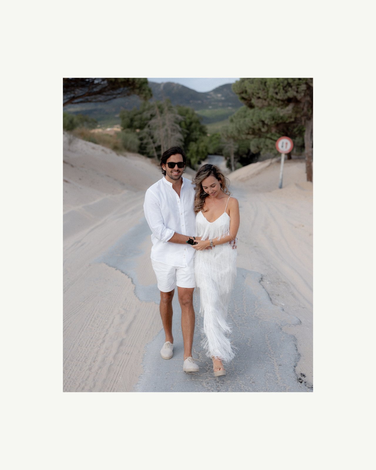 Boda en Love Garden en Bolonia, Tarifa. Esta preciosa boda en el mediterráneo de estilo documental, editorial y natural en el mes de Septiembre. Fotografo David Fernández.