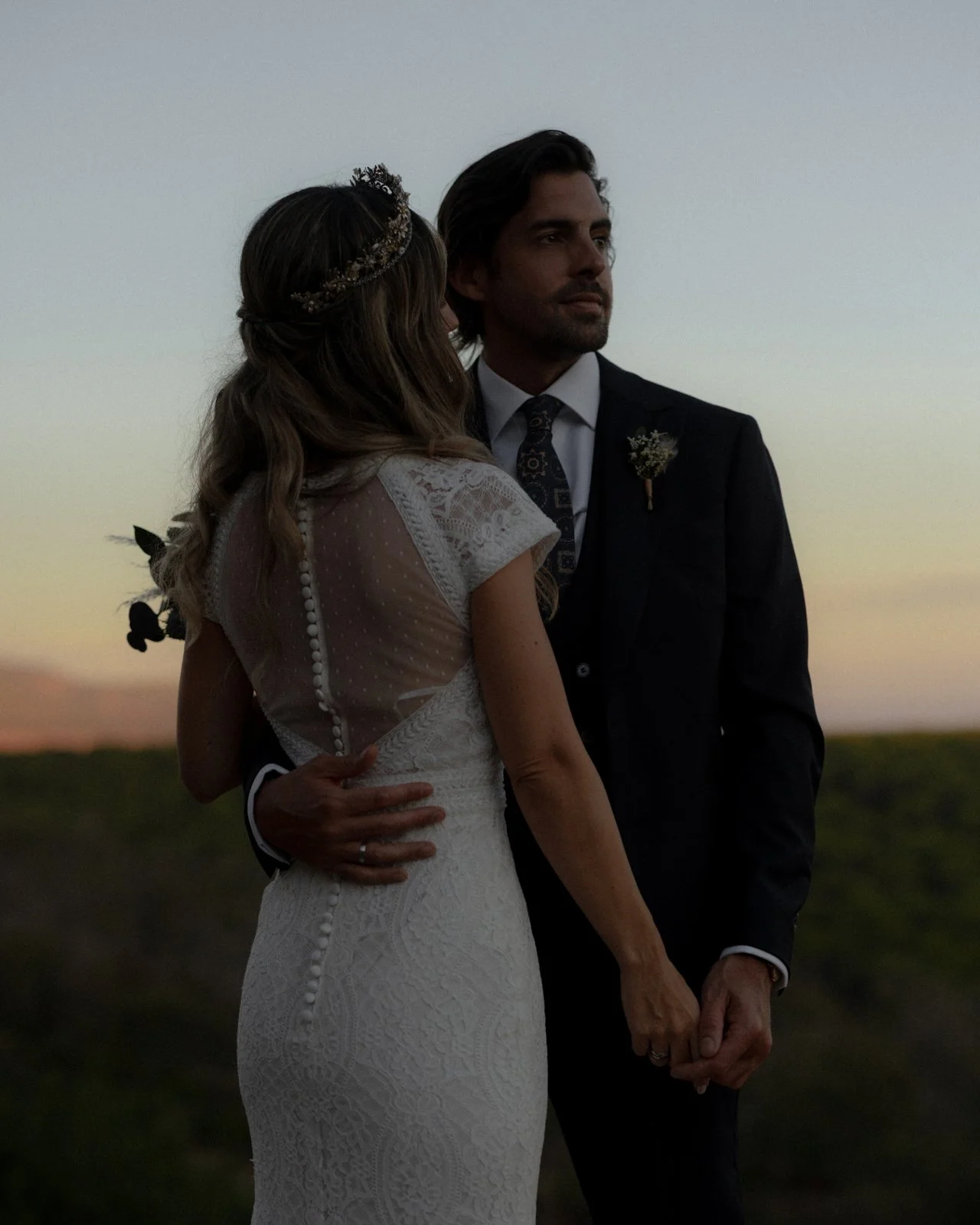 Boda en Love Garden en Bolonia, Tarifa. Esta preciosa boda en el mediterráneo de estilo documental, editorial y natural en el mes de Septiembre. Fotografo David Fernández.