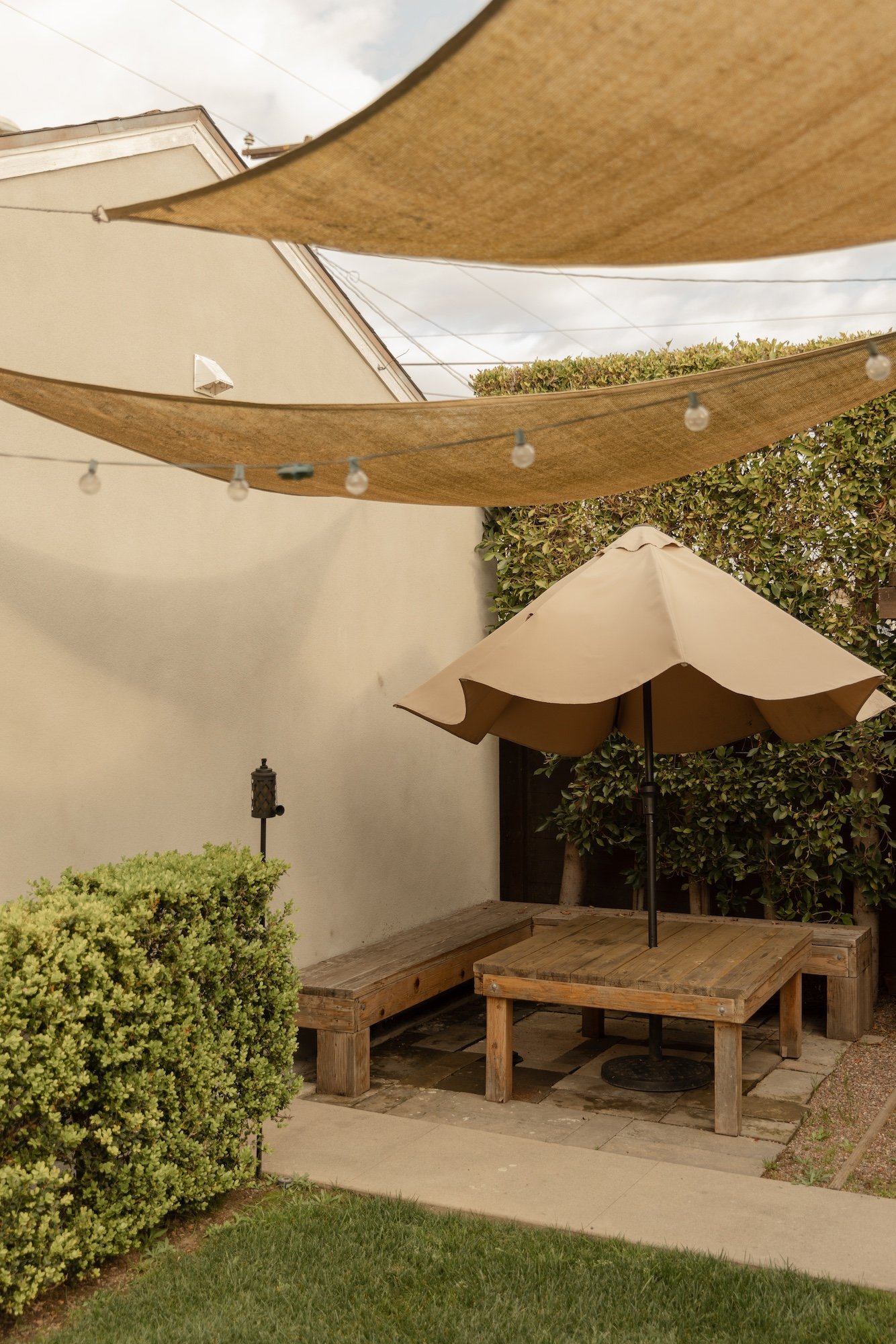 AirBnb_Lifestyle_social_content_creator_LA_Cozy_Home_Outdoor_Lifestyle_photography_VRBO-47.jpg