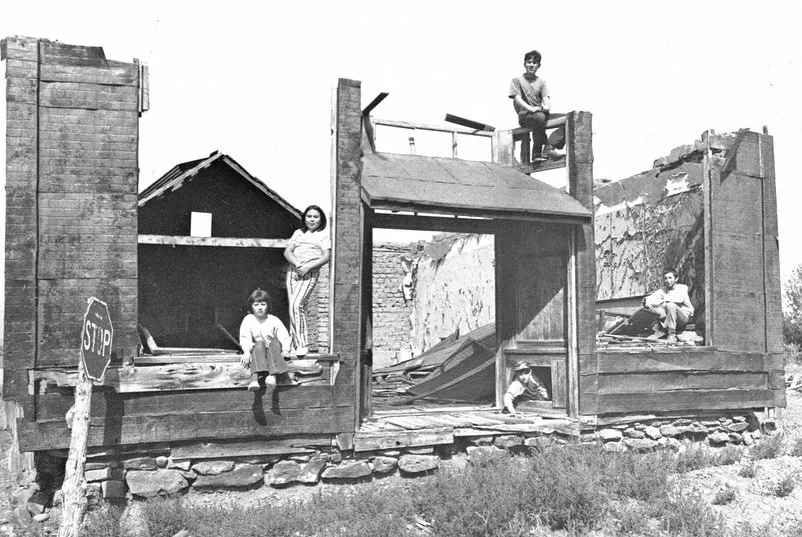 The Crestone Energy Fair celebrates a rich building tradition. 🔨🏠

Crestone is located in Saguache County, where strict building codes are not imposed on residential properties. 

Over the years, many local homeowners have built their homes using a