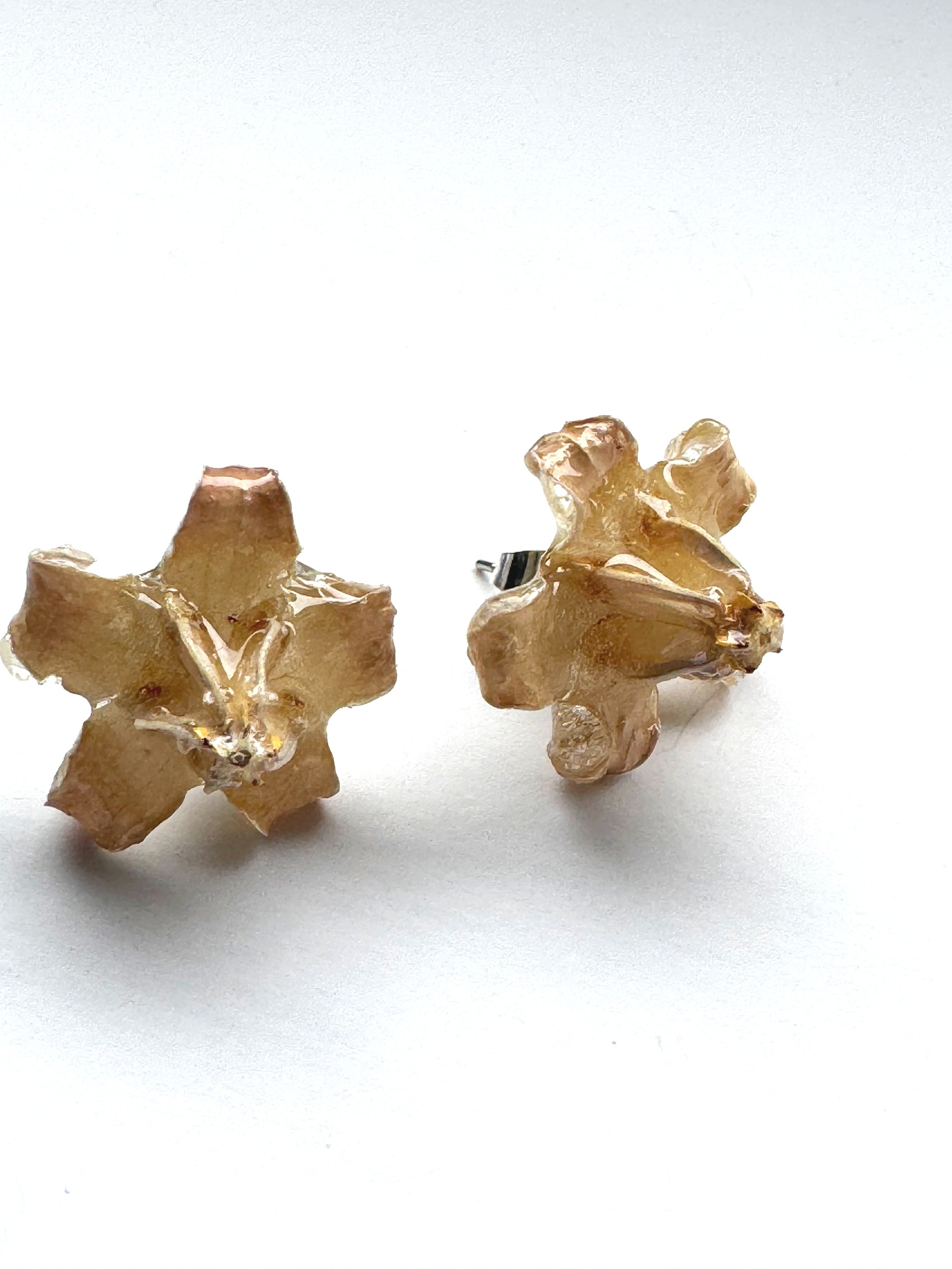 Real+Flower+Studs-++SW%23011.jpg
