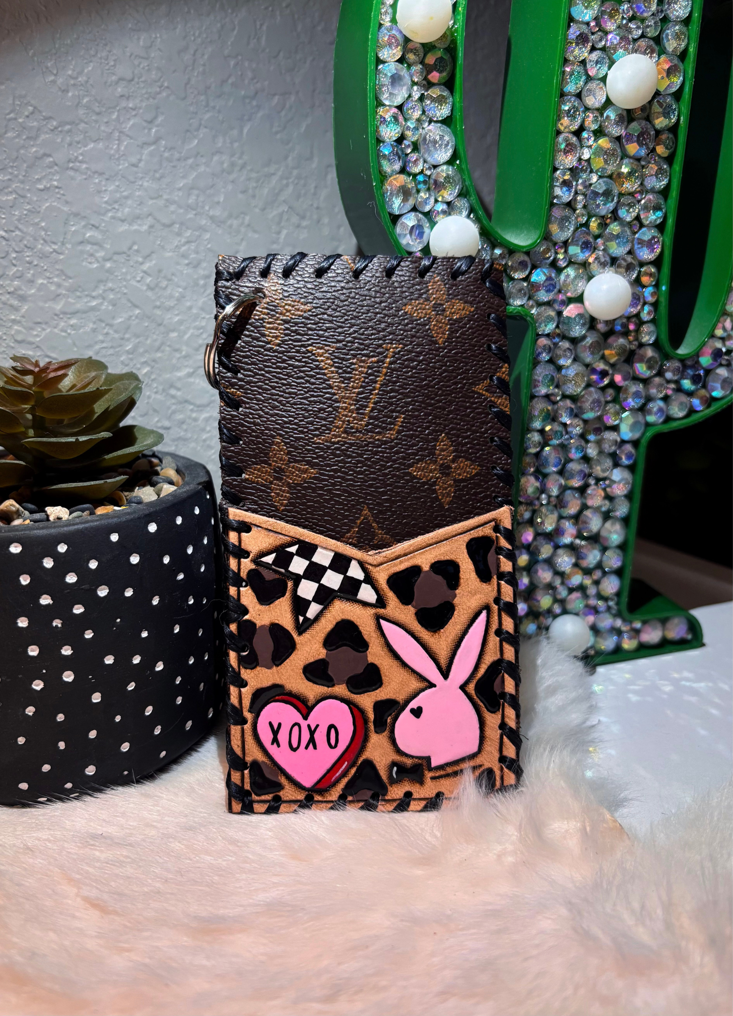 bunny desk fromt.png