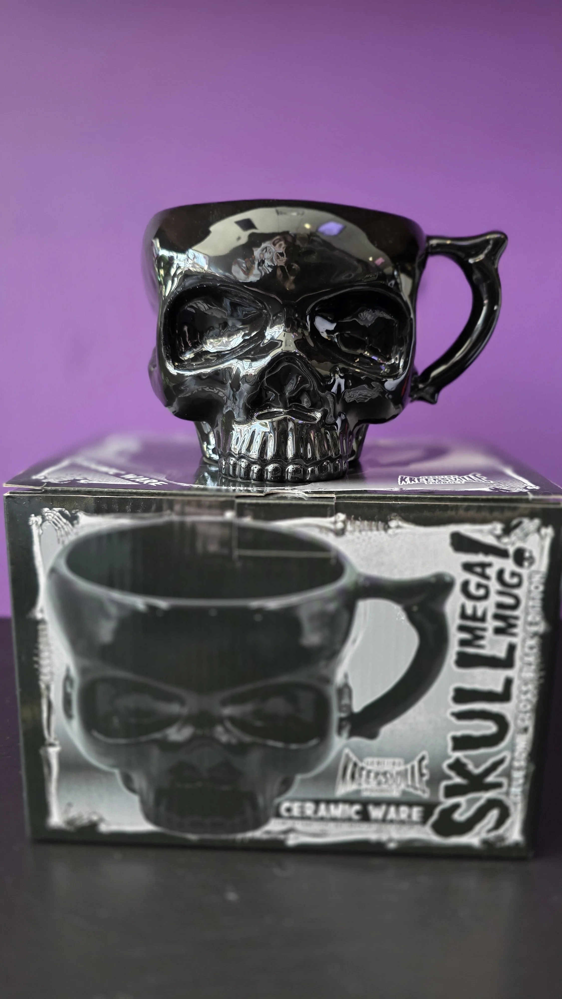 Anatomical Skull Mega Mug Black