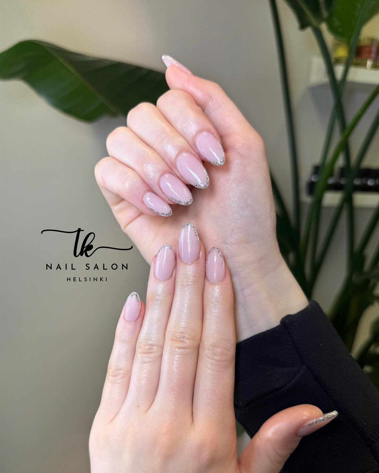 💅💅❤️❤️❤️#nailsnailsnails #koristelu #katajanokka#girls#rankalaiset #almonnailsdesing#