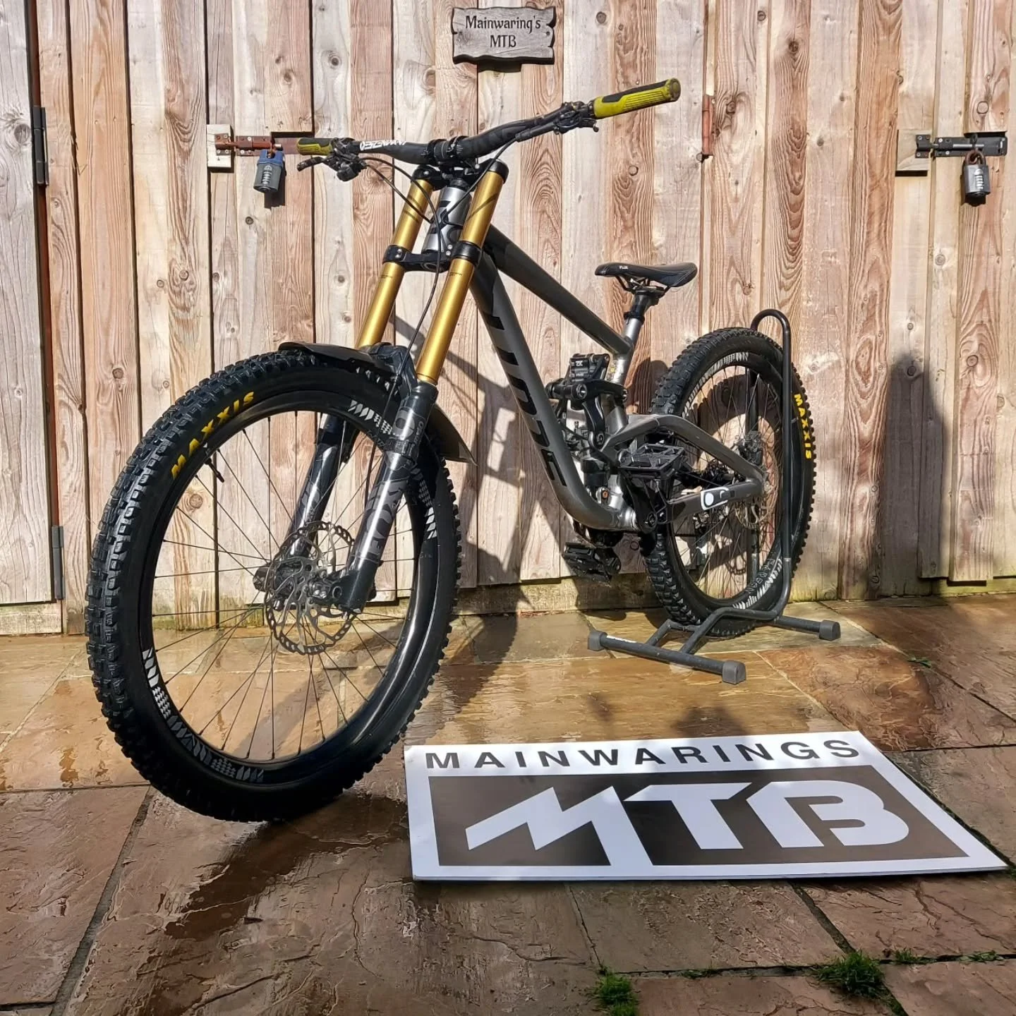 Scott Gambler
Medium 27.5 
Ready to ride 
&pound;1595