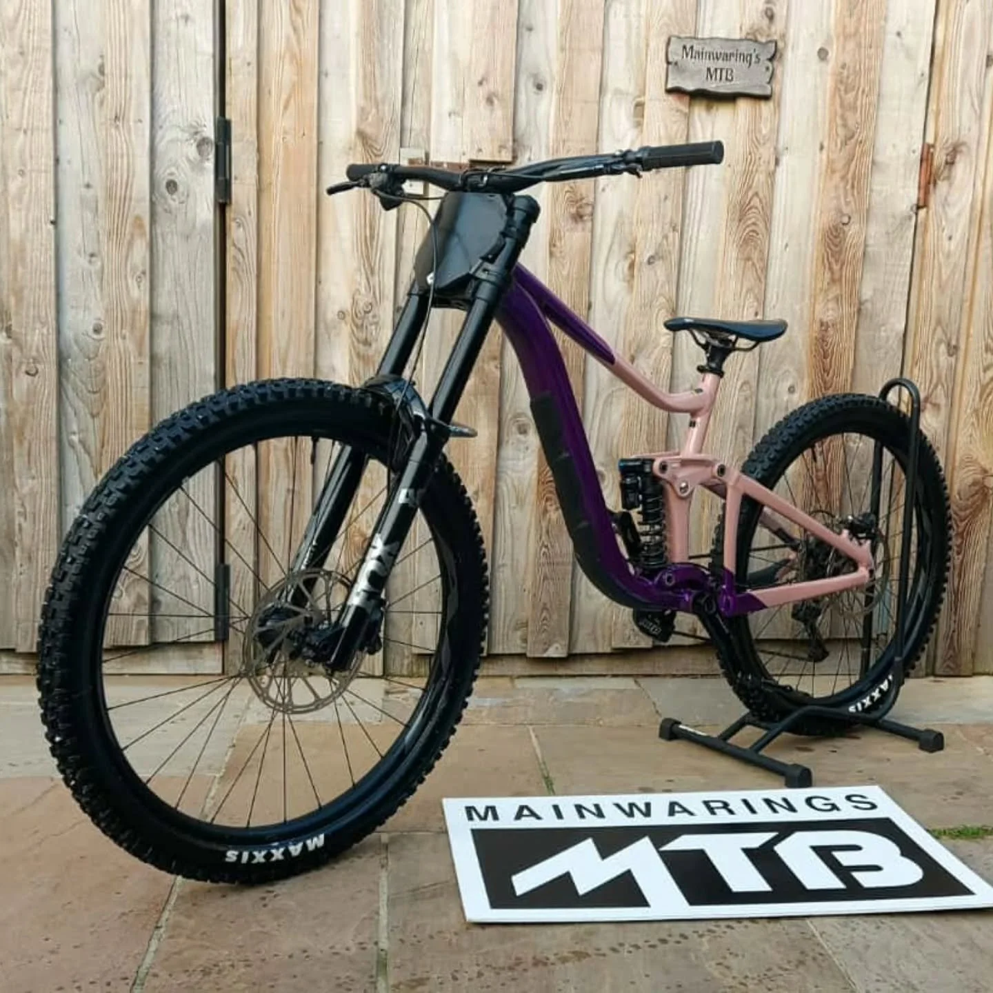 Giant Reign sx
Small 29x27.5 
Ready to ride 
&pound;1995