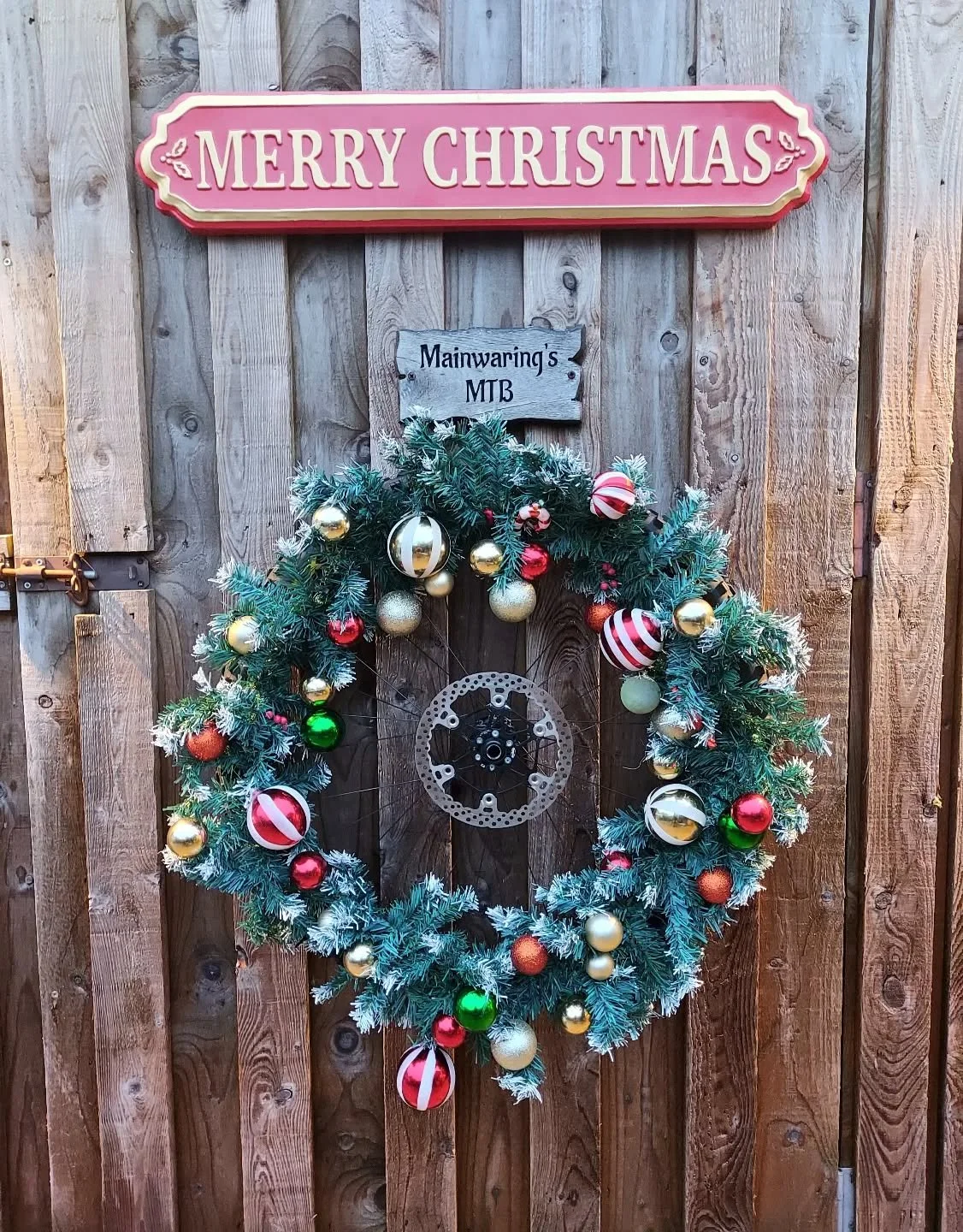 🎉 One-time Saturday opening! 🎉
I&rsquo;ll be open on Saturday, 29th November, for anyone who can&rsquo;t make it during the week.
Appointments available 12.00-17.00