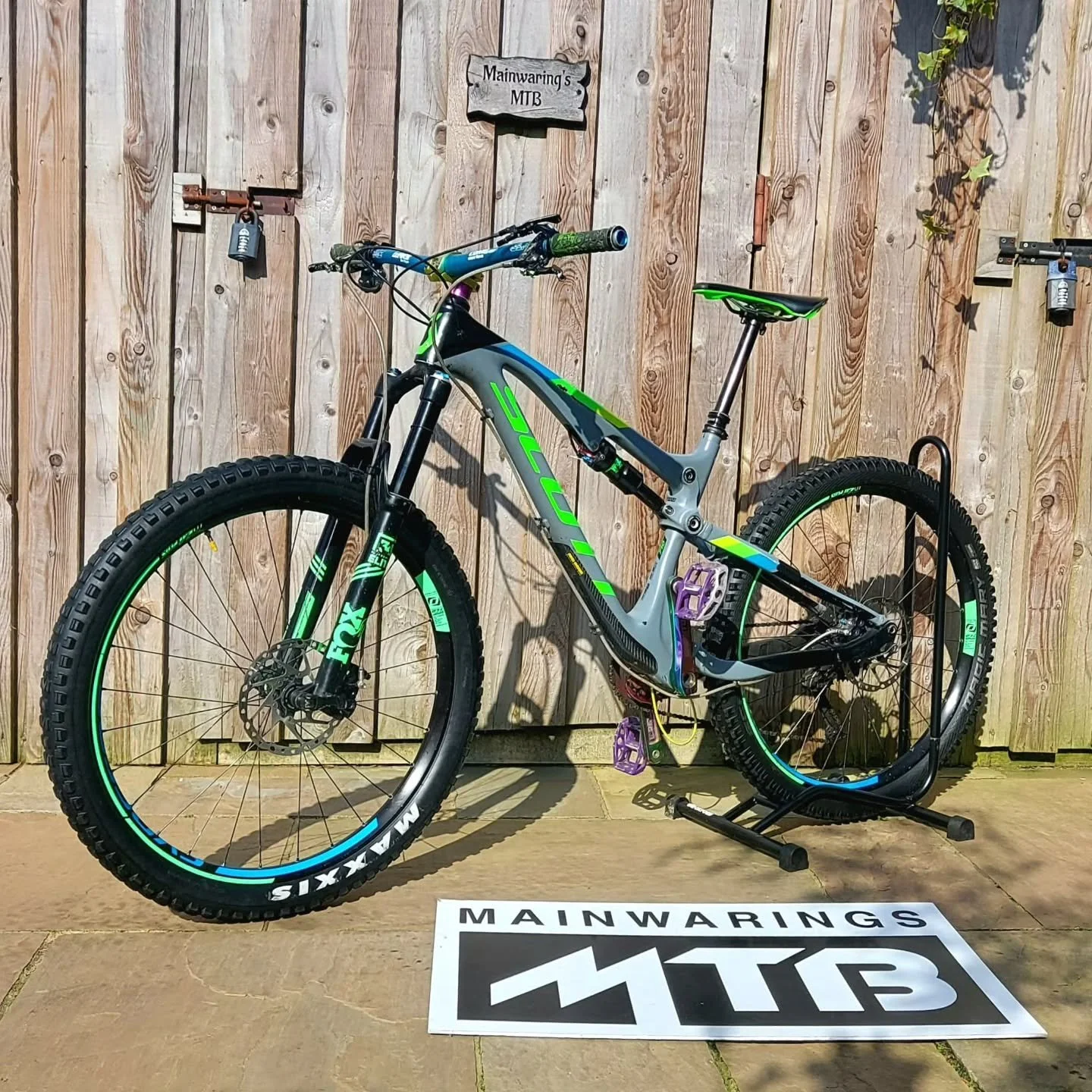 Scott Spark
Small 27.5
Carbon fibre 
&pound;995

Wales' largest selection of quality, pre-owned mountain bikes!

Not all available bikes are listed, over 100 bikes in stock!

Opening hours by appointment 09:00-18:30 mon-fri

Check out our other listi