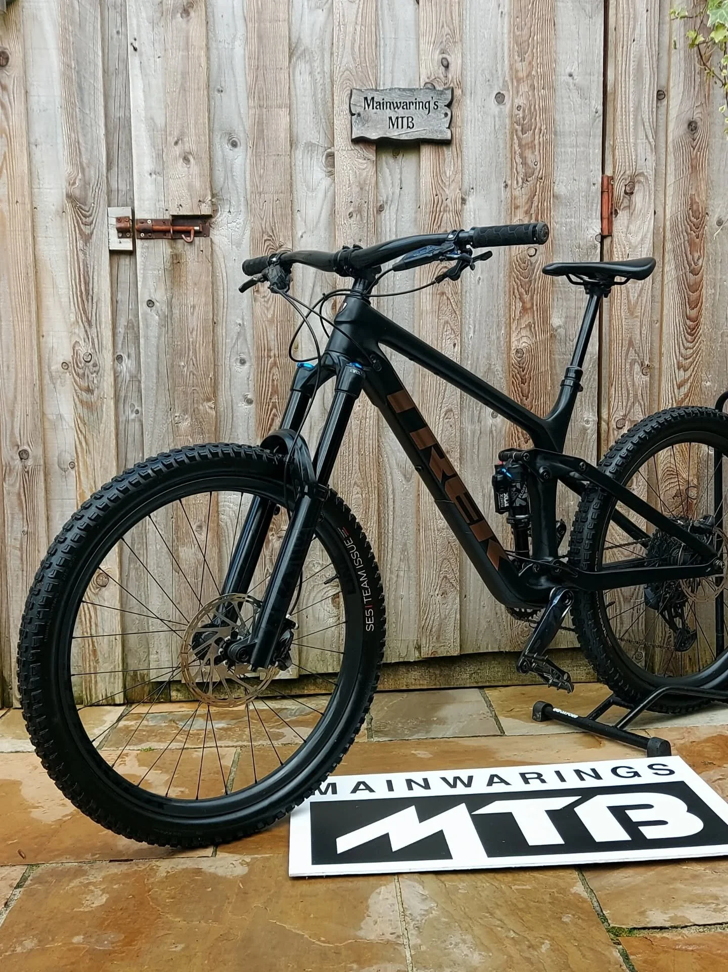 Trek Remedy 9.8 
Medium 27.5 
Carbon fibre 
&pound;1795