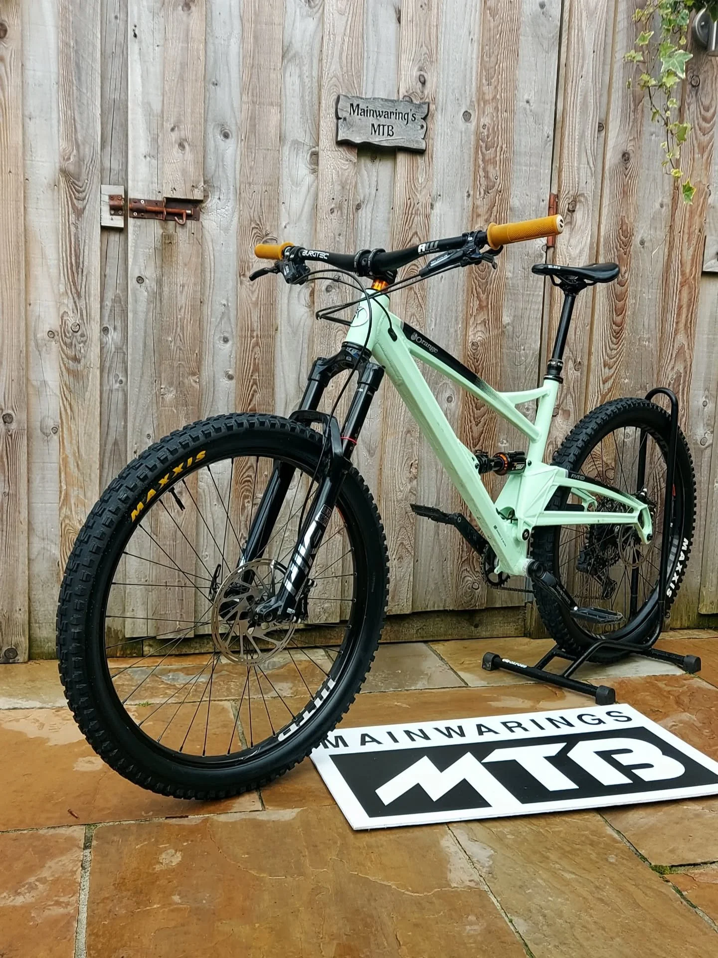 Orange Five evo
Large 27.5 
&pound;1595