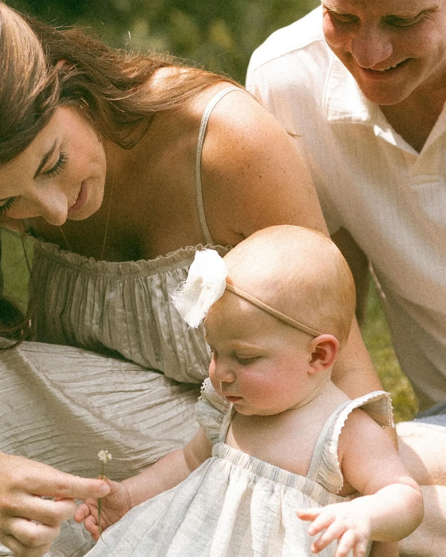 The Tuhoy family shot in full sun at noon by the lake! Lots and lots of kisses for this girl and I can&rsquo;t say I blame them. 

In total disbelief it&rsquo;s September already and if you are feeling sad about the end of summer don&rsquo;t worry I&