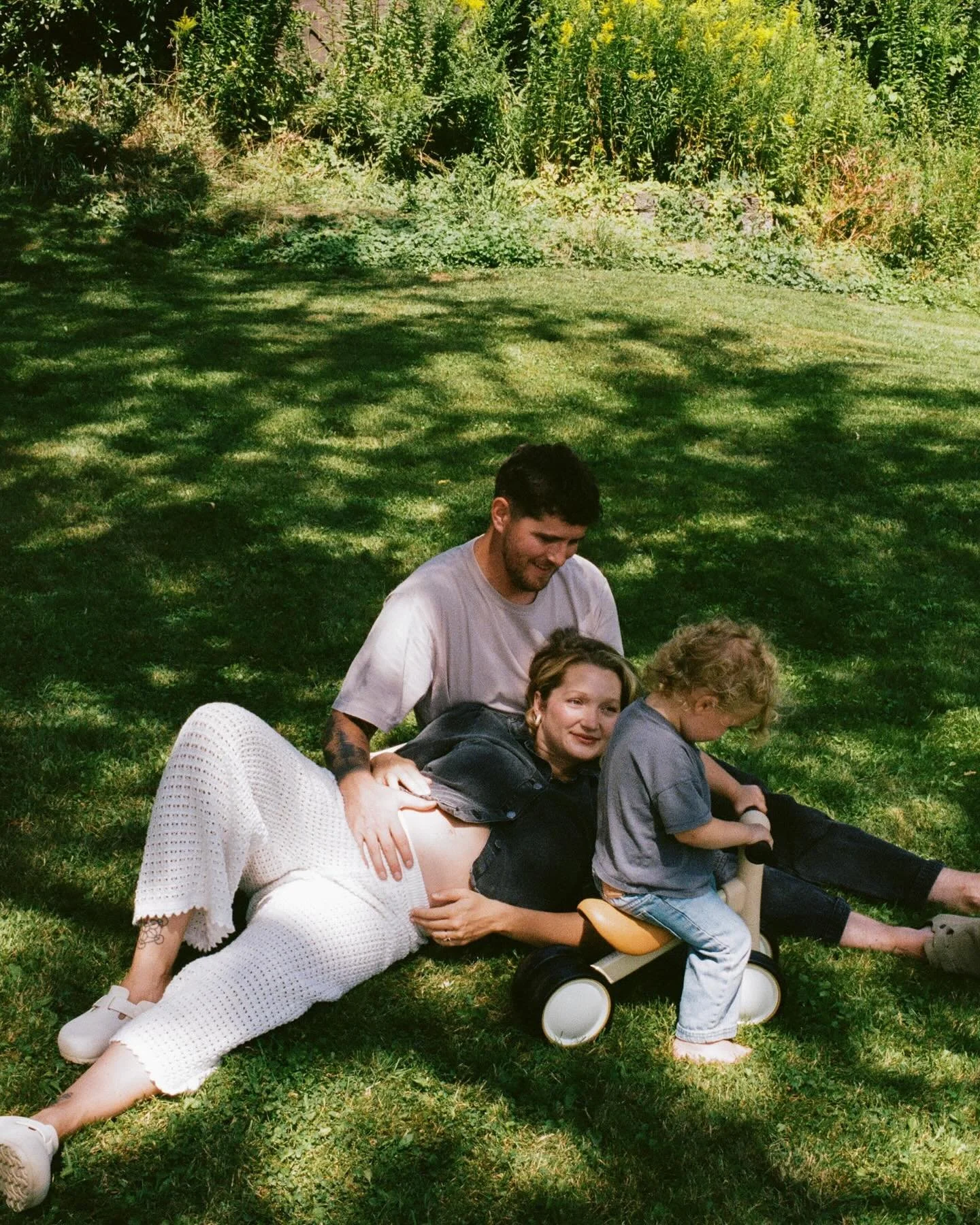 The dreamiest midday maternity session captured on film and digital. This is the most film I&rsquo;ve shot at a session and I&rsquo;m beyond obsessed with all of it. Can&rsquo;t wait to share more of this one!
