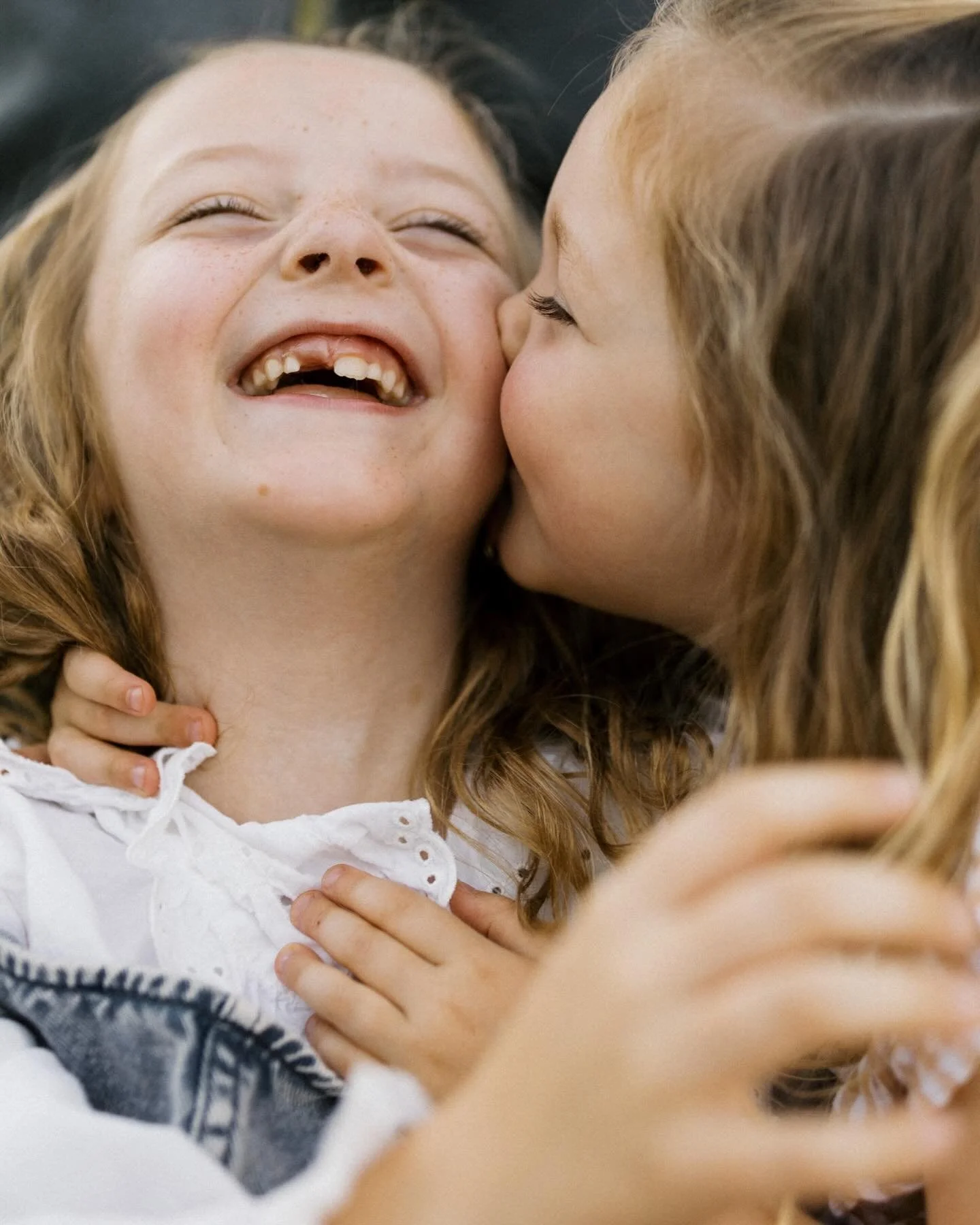 It&rsquo;s probably time I get to sharing more fall sessions now that the snow has officially fallen! Ooopppps. 

The Drouin family at the apple orchard. Adore this fam and the talent their mom brings to my family each year with our family film. The 