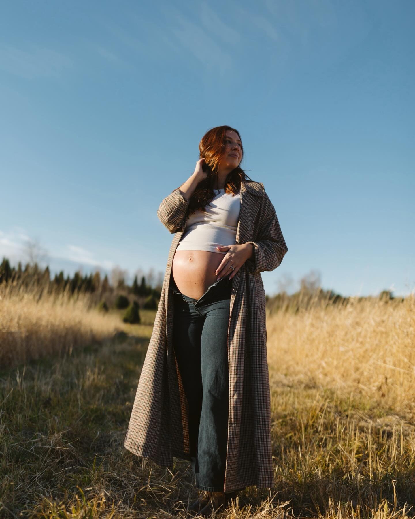 A simple maternity set from this goddess mama at the tree farm this past November. A couple of film mixed in for good measure! ❤️&zwj;🔥