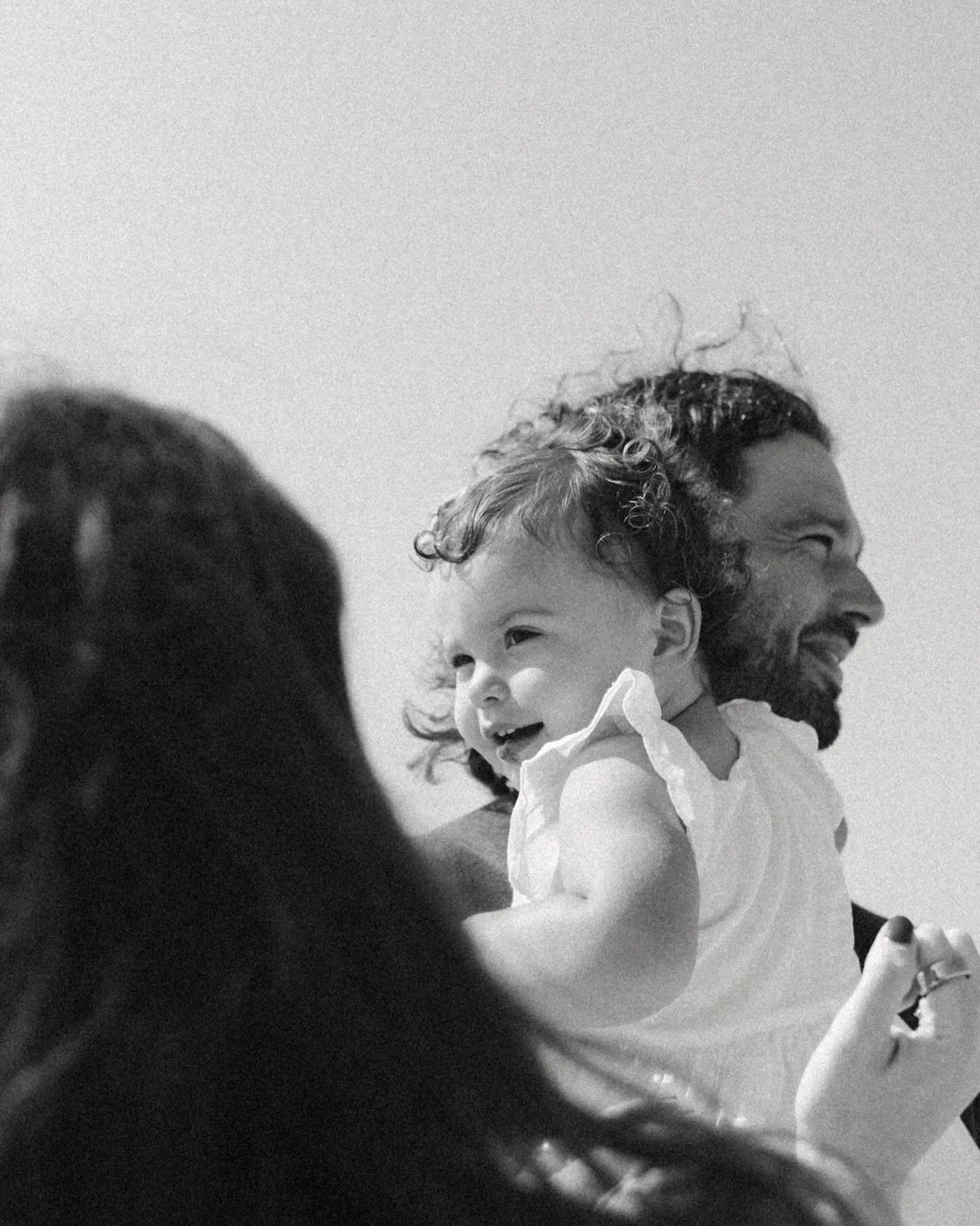 Sharing some gems from this session from last summer. So ready for sunny sessions they are coming so soon! Lots of black and white favorites in this one 🖤