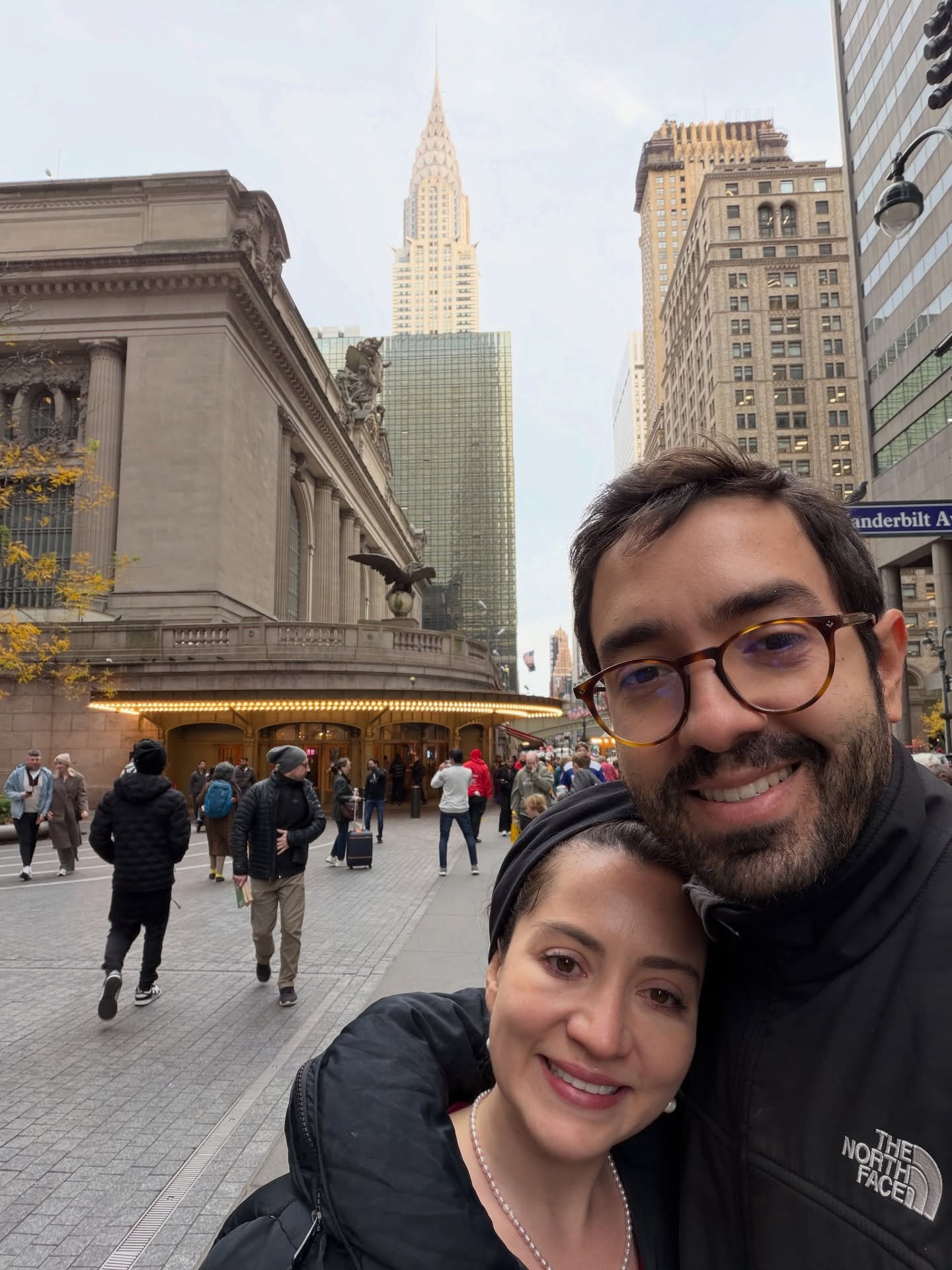 ✨ Ter algu&eacute;m que vive o seu sonho junto &eacute; uma das coisas mais bonitas da vida.

Existem pessoas que chegam para caminhar ao lado. Mas algumas&hellip; te empurram para o seu melhor.
Te lembram da sua for&ccedil;a, mesmo quando voc&ecirc;