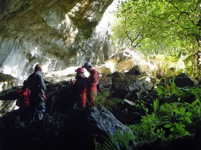 Fin de semana de espeleología en Cueva Coventosa