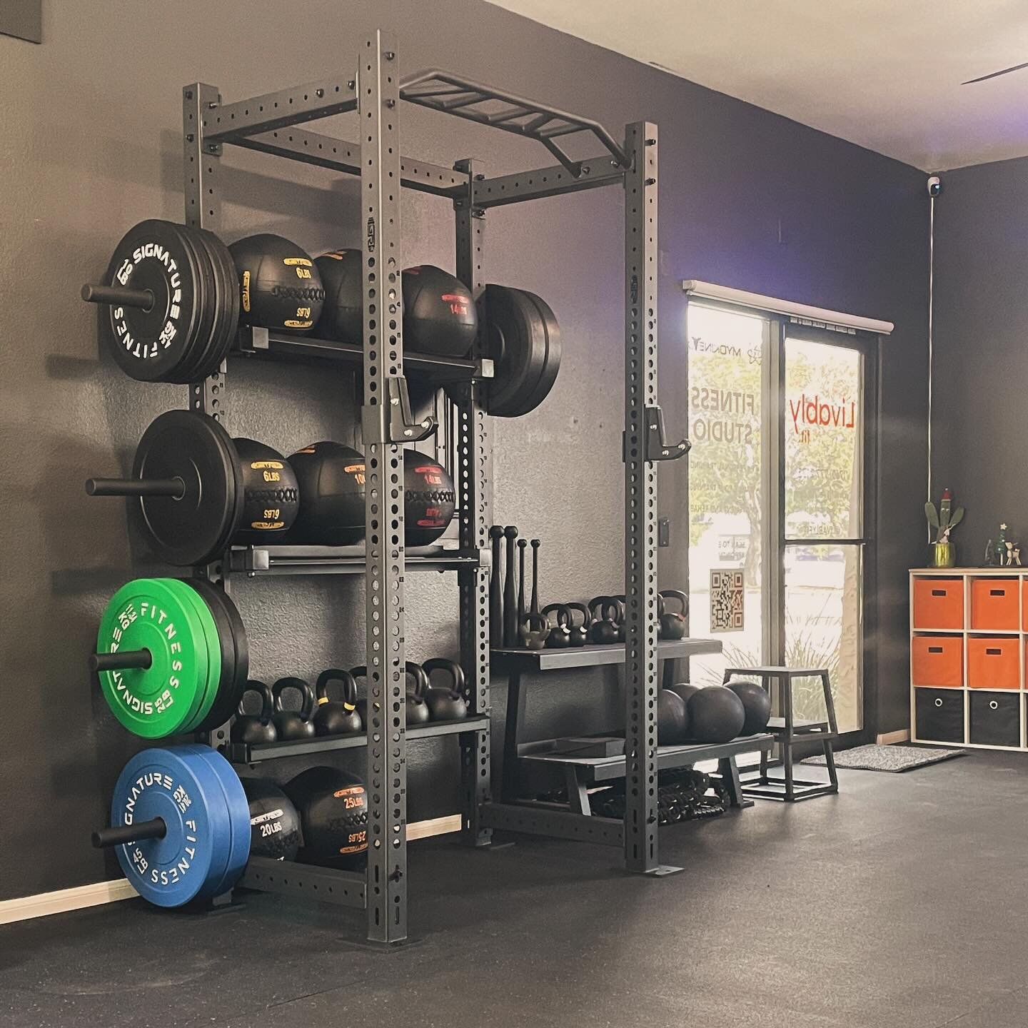 New power rack for the gym!

We make people STRONG here 💪

#privatestudio #fitnessforlife #strongereveryday #wetrainhere #healthylifestyle #palmdesert #localgym
