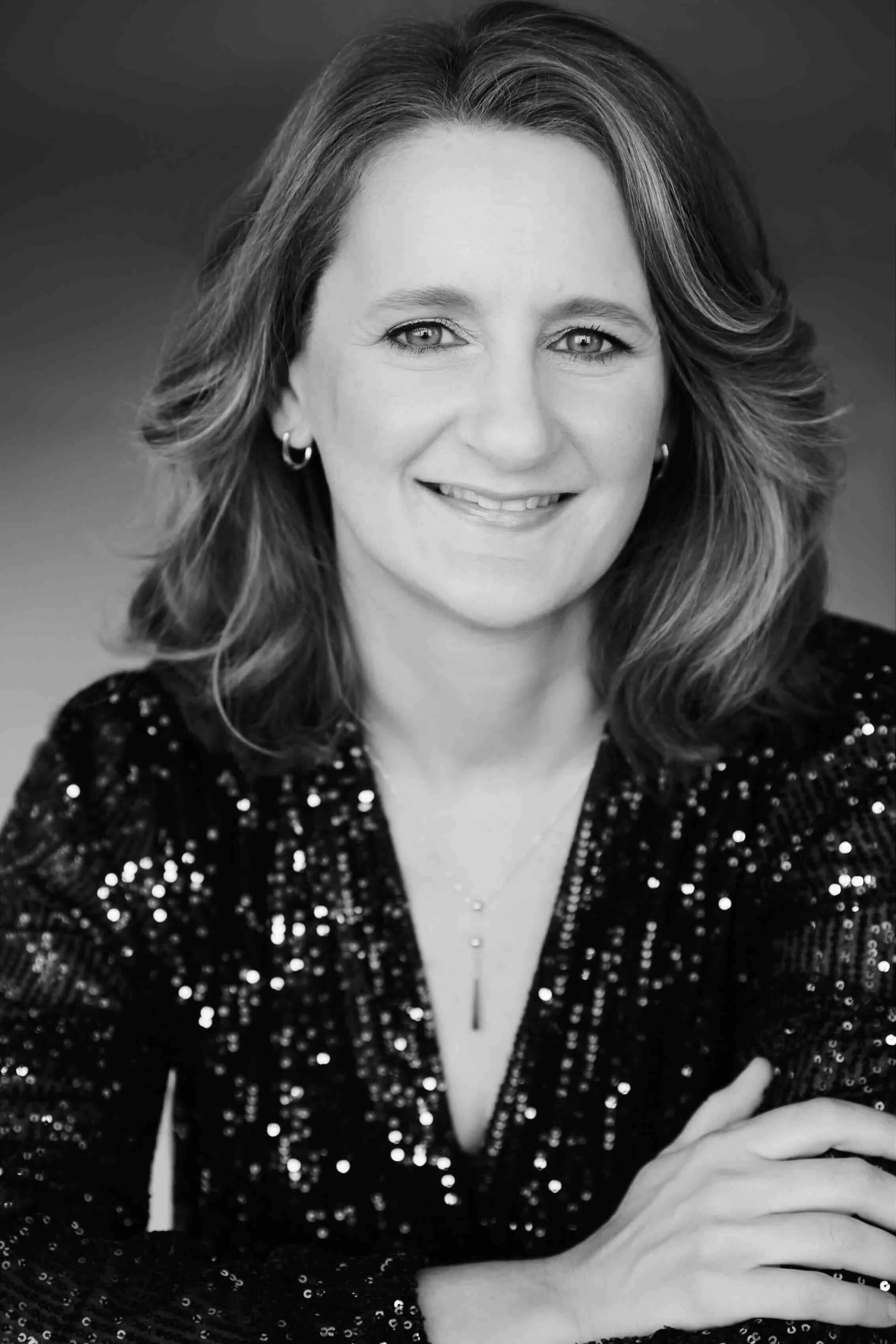portrait de Sophie De Cruz en noir et blanc