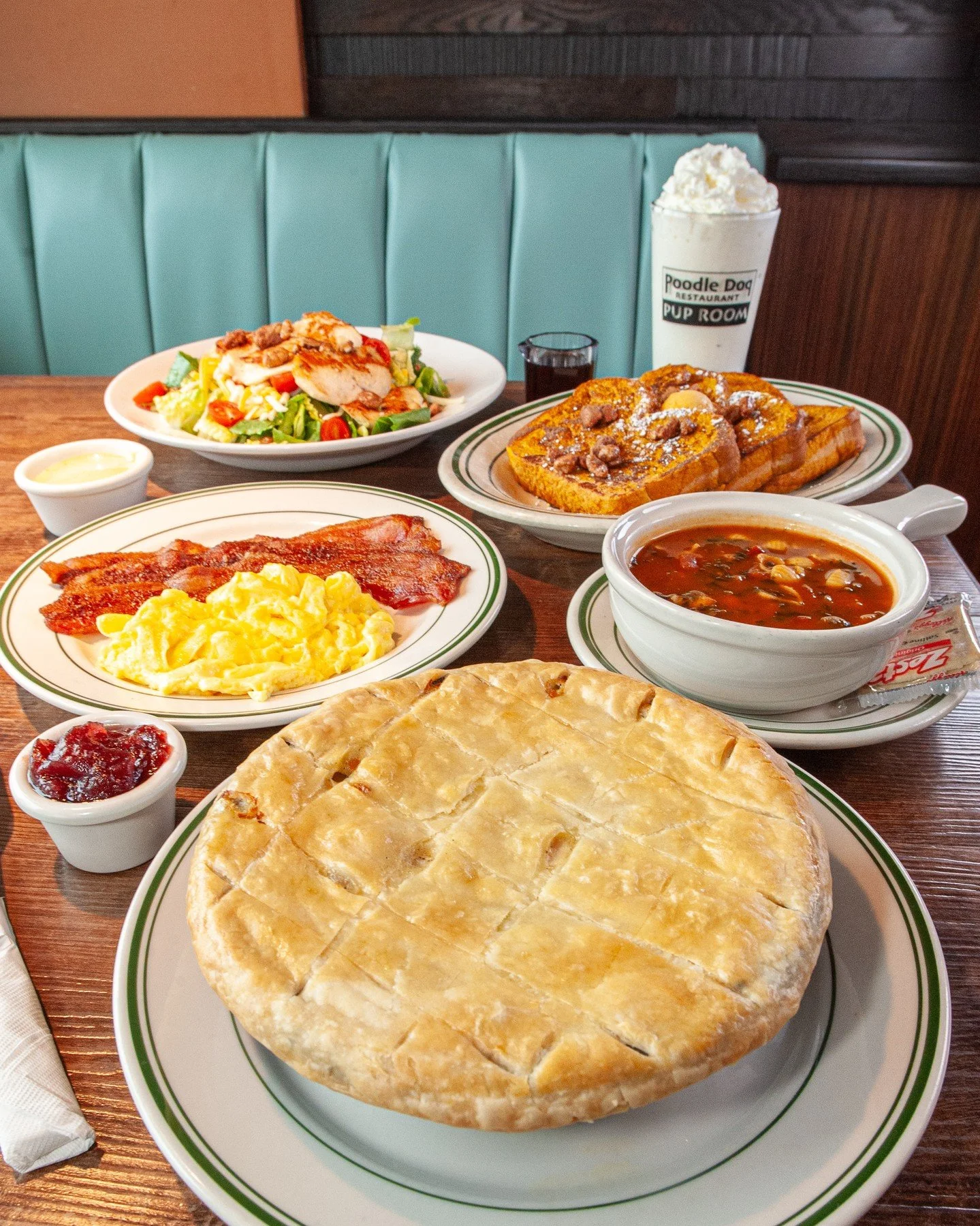 Happy fall, friends! The air&rsquo;s a little crisper, the days a little cozier, and we are serving up a few seasonal favorites to keep you warm and well-fed.⁠
⁠
🥧 Turkey Pot Pie⁠
Real comfort food, made from scratch. Chunks of tender turkey breast,