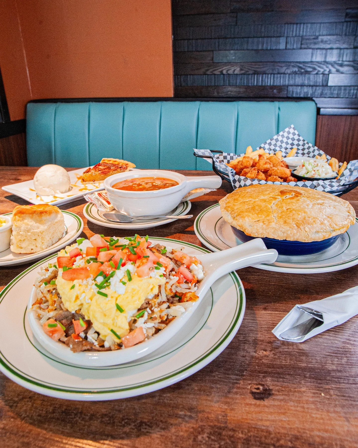 Winter&rsquo;s here, and so are some cozy new dishes. Perfect excuse to slow down, warm up, and hang out a while. Here&rsquo;s what&rsquo;s in the new lineup!⁠
⁠
🍳 Mediterranean Skillet⁠
Hash browns, peppers, onions, gyro meat, tzatziki, scrambled e