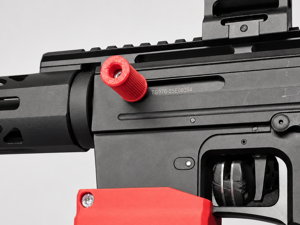 derya_tm22_red_charging_handle_installed_detail_website.png