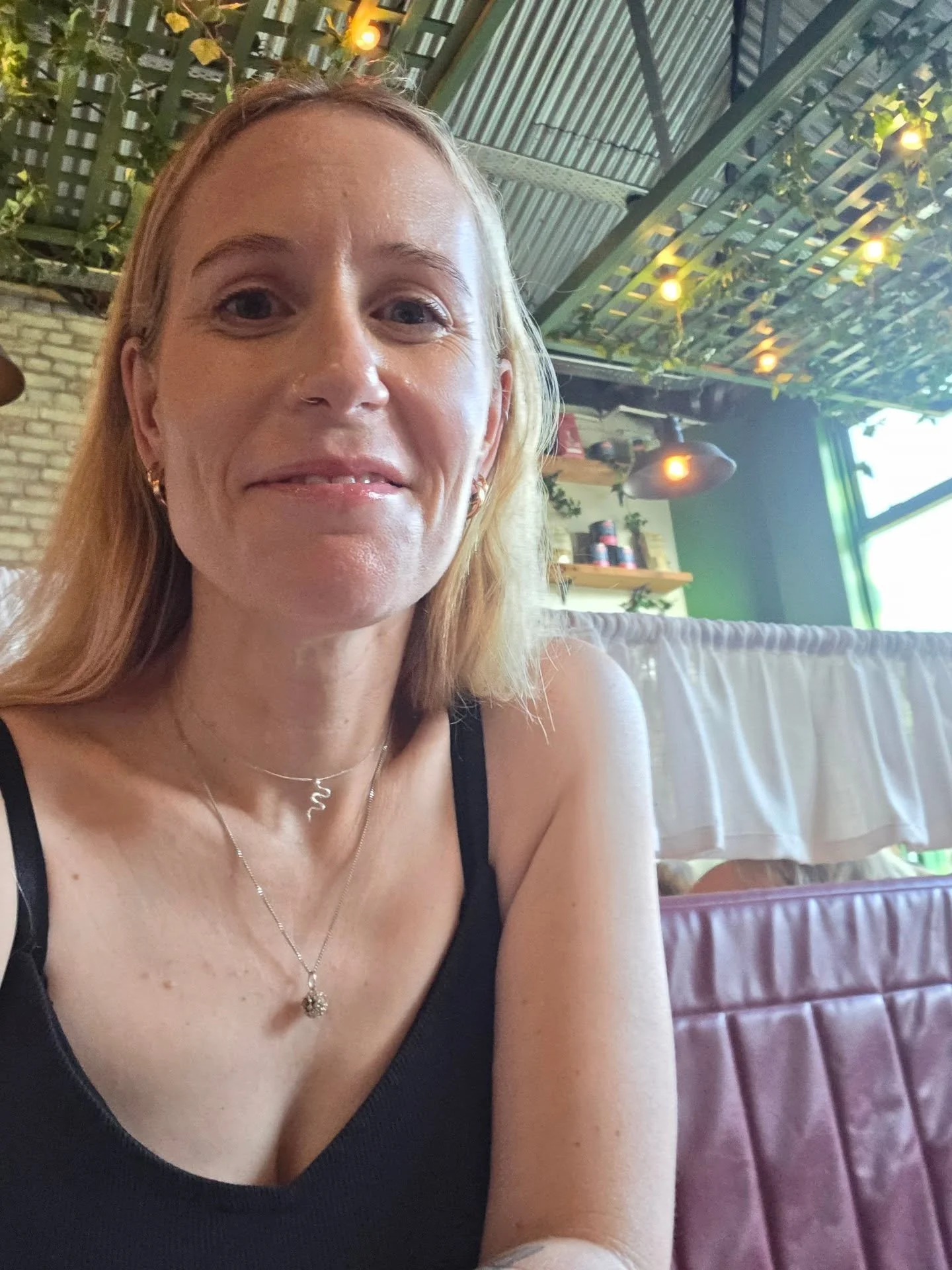 No one cares your back, no one cares you're here, shhhhhhh don't post it don't announce it Rachel no don't, stop, Rachelllllll...
HI I'M BACK I'M HERE IN THE DEAD INSTAGRAM LAND
School holidays took me for over a month and it was glooooorious I'm not