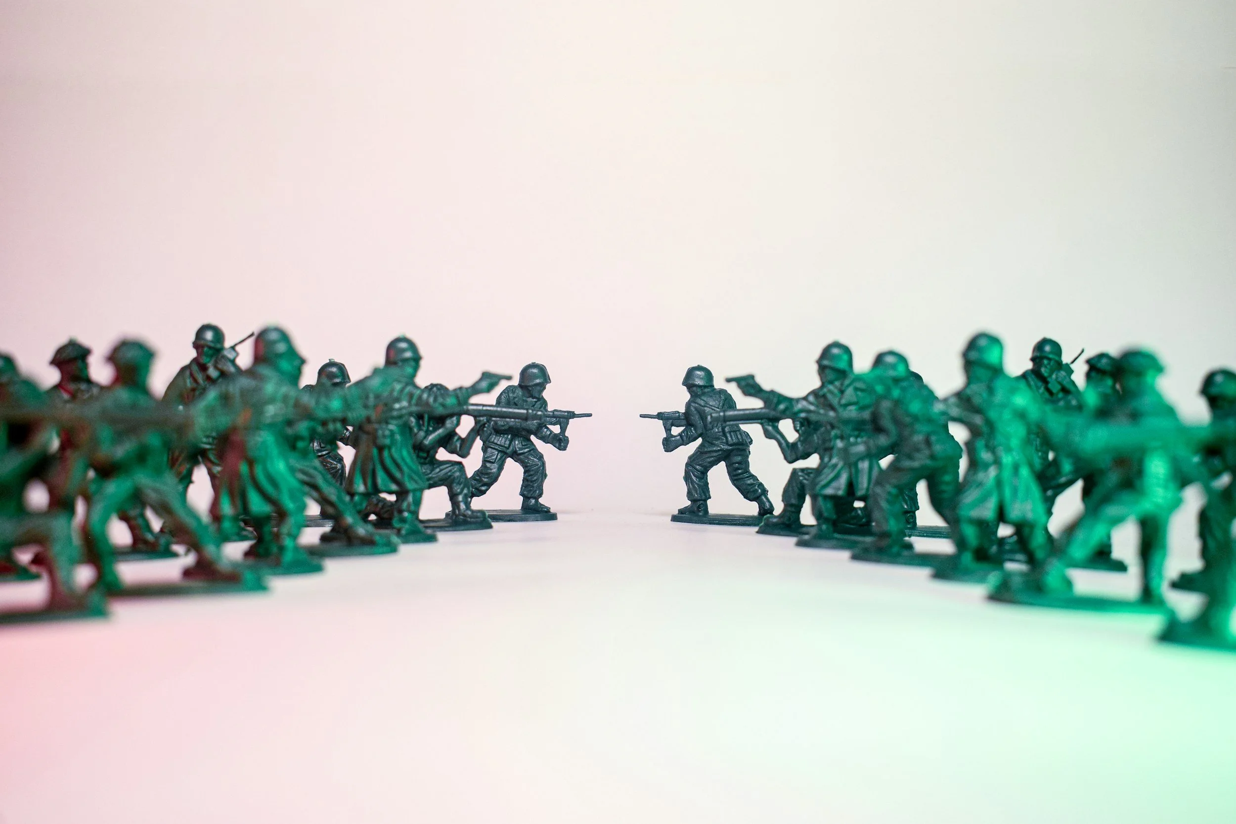 toy army men face off