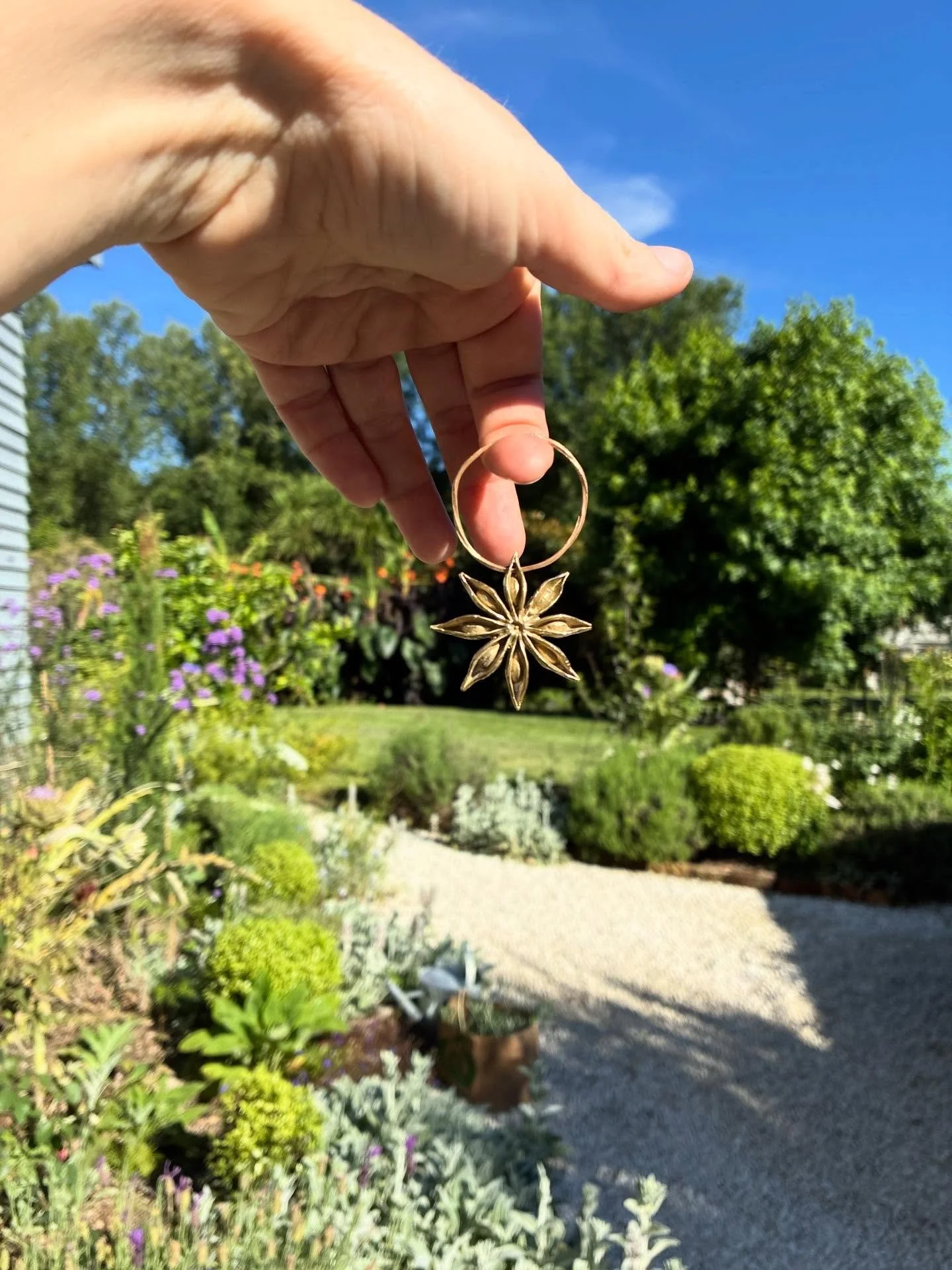 Thank you all for your love on the star anise! There is one lucky last in my online store ✨❤️
A couple photos from my camera roll, the raw castings, what it sounds like if you have a handful of them 😂, the first bronze sample etc xx