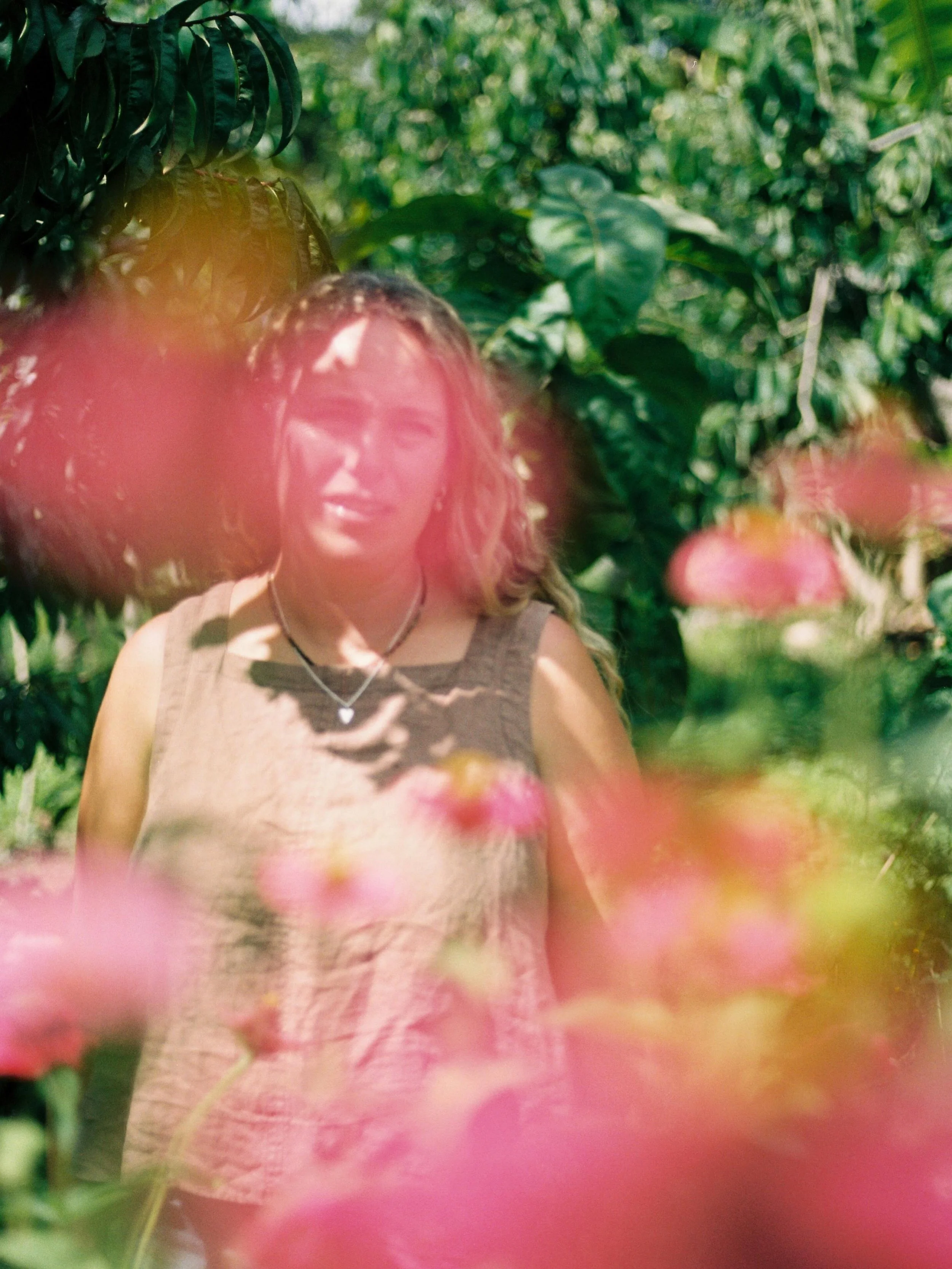 Women in their gardens 🌸
A photo series with @opheliaafm capturing the women we admire in the plot of land they tend to ❤️
Darling Emma wearing @prairie_studio_ amongst the zinnias. 

📷 by @opheliaafm
