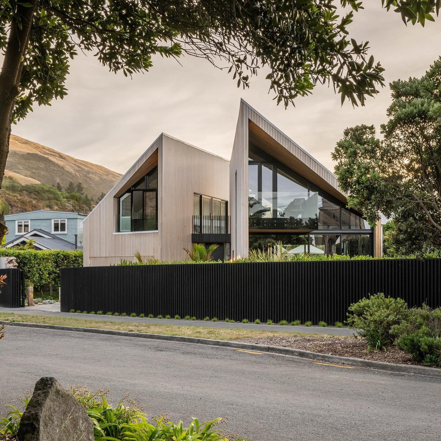 Completed 2023 &bull;  Esplanade House, Sumner &bull;  @rtastudio 
.
.
.
.
#abodo  #blockwork #glazing  #architecture #design #building #interiordesign #work #concrete #home #interior #house #engineering #architect #modern #project #photooftheday #su