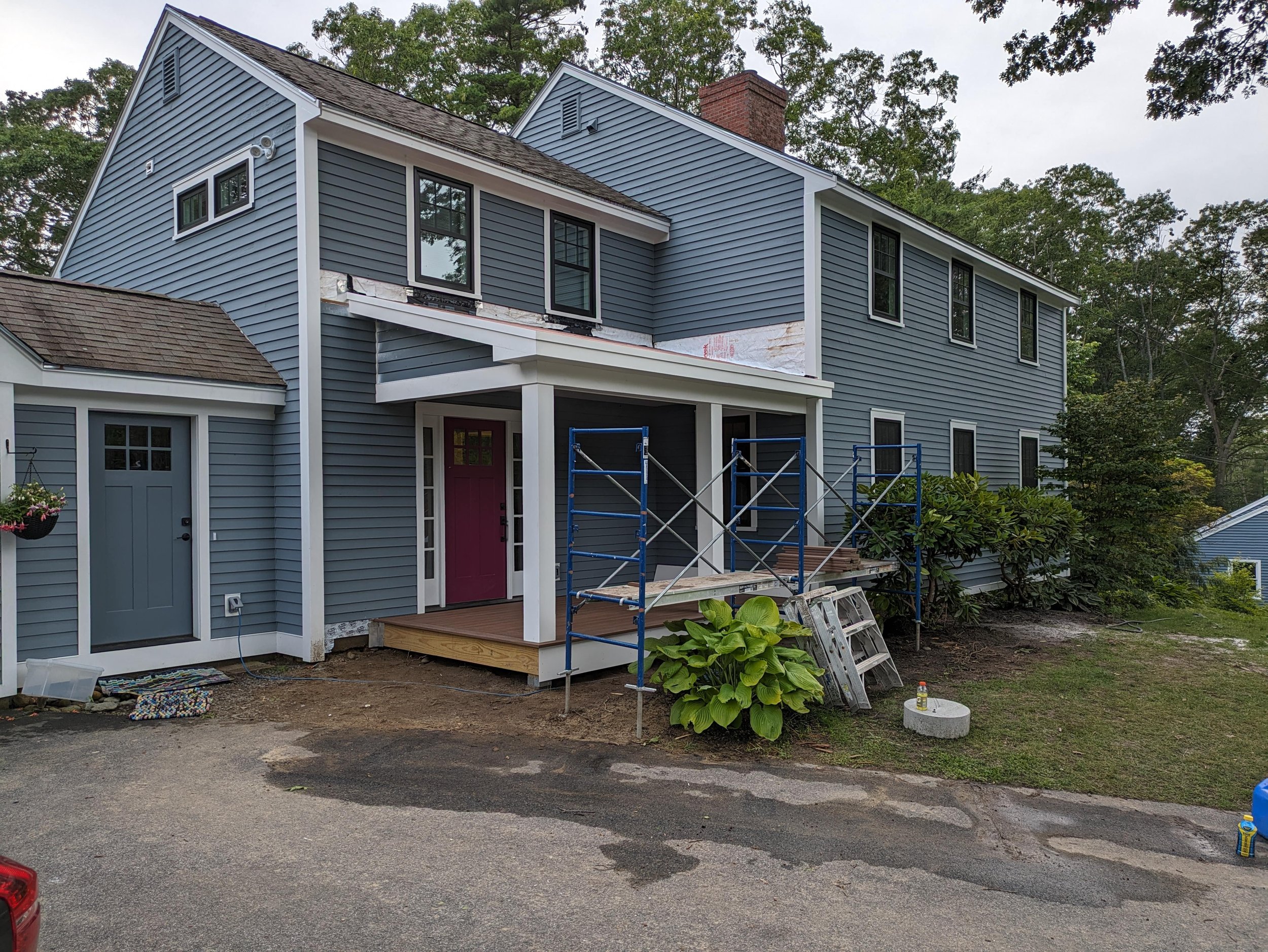 Front porch2-min.jpg