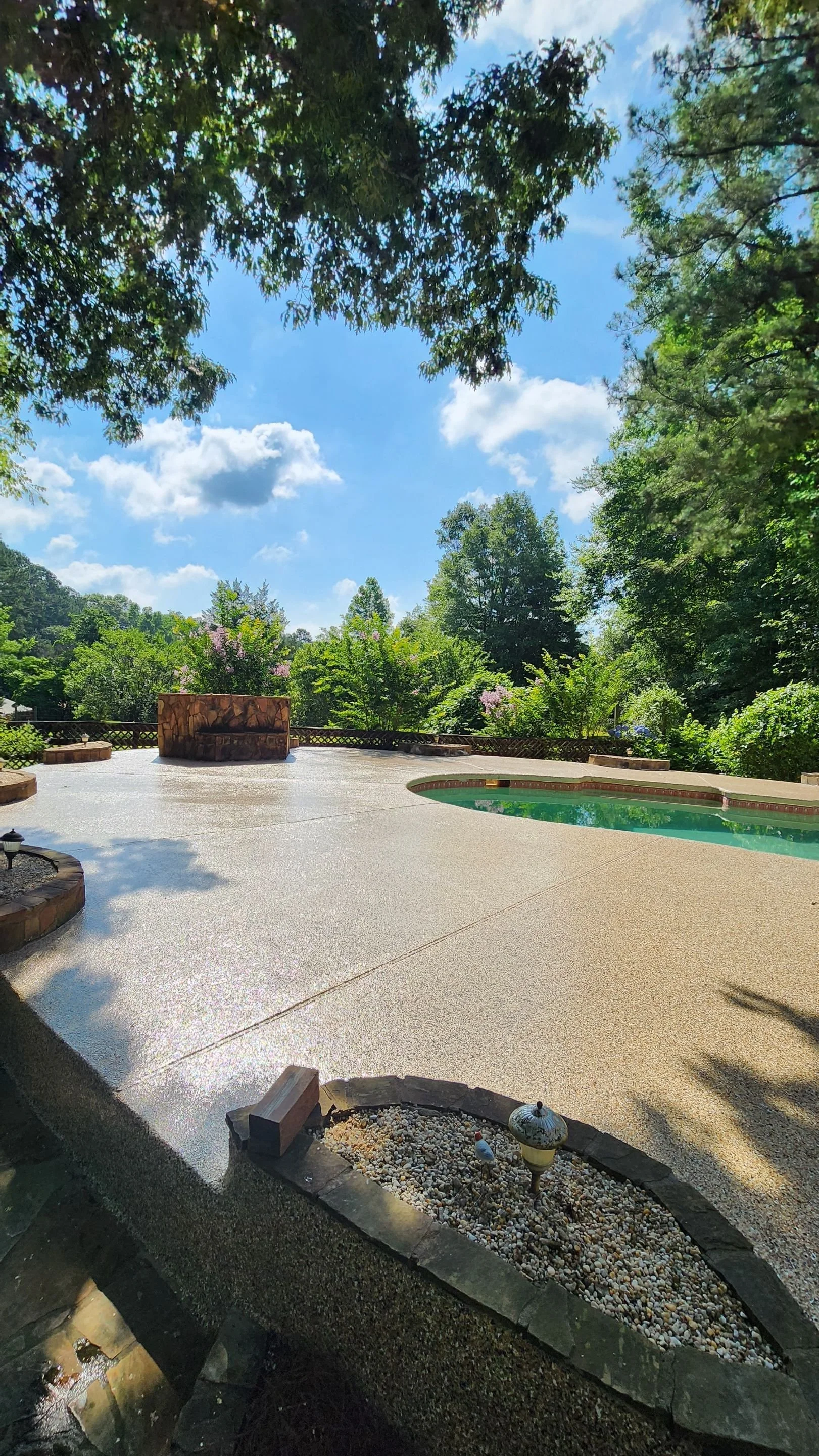 Pool deck flake outback 