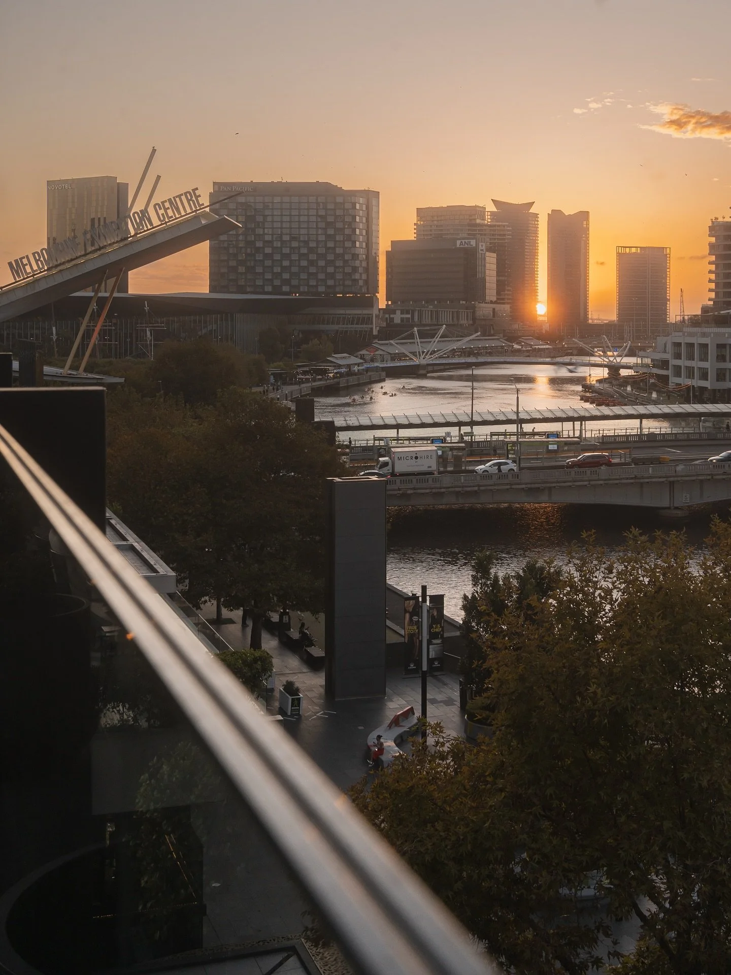 Sunset season is coming. 🌇 From now until the end of daylight savings, guests on the rooftop terrace will be treated to nightly riverside sunsets and blue hours. 🌅 🌊 

Reserve your table or section via the link in bio. 

We look forward to seeing 
