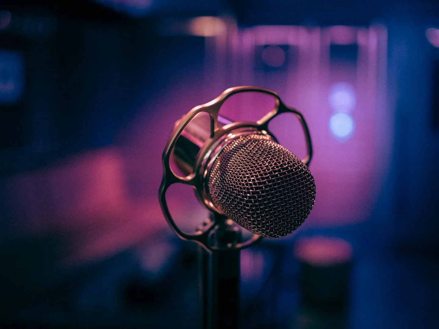 Lights low, volume up, drink in hand. This is how we do karaoke in Southbank. 

#melbournekaraoke #ktv #crownmelbourne
