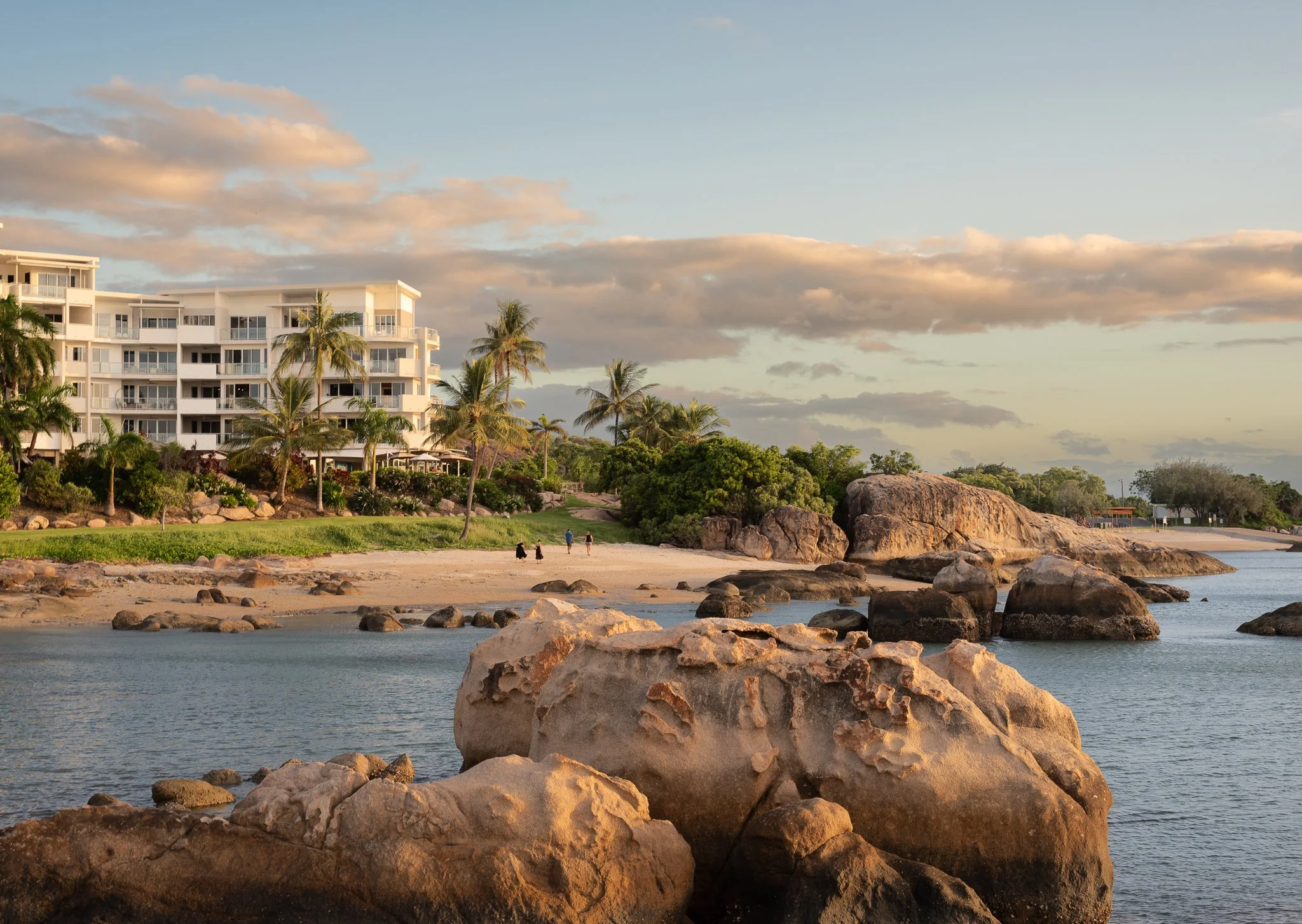 Greys Bay, Bowen